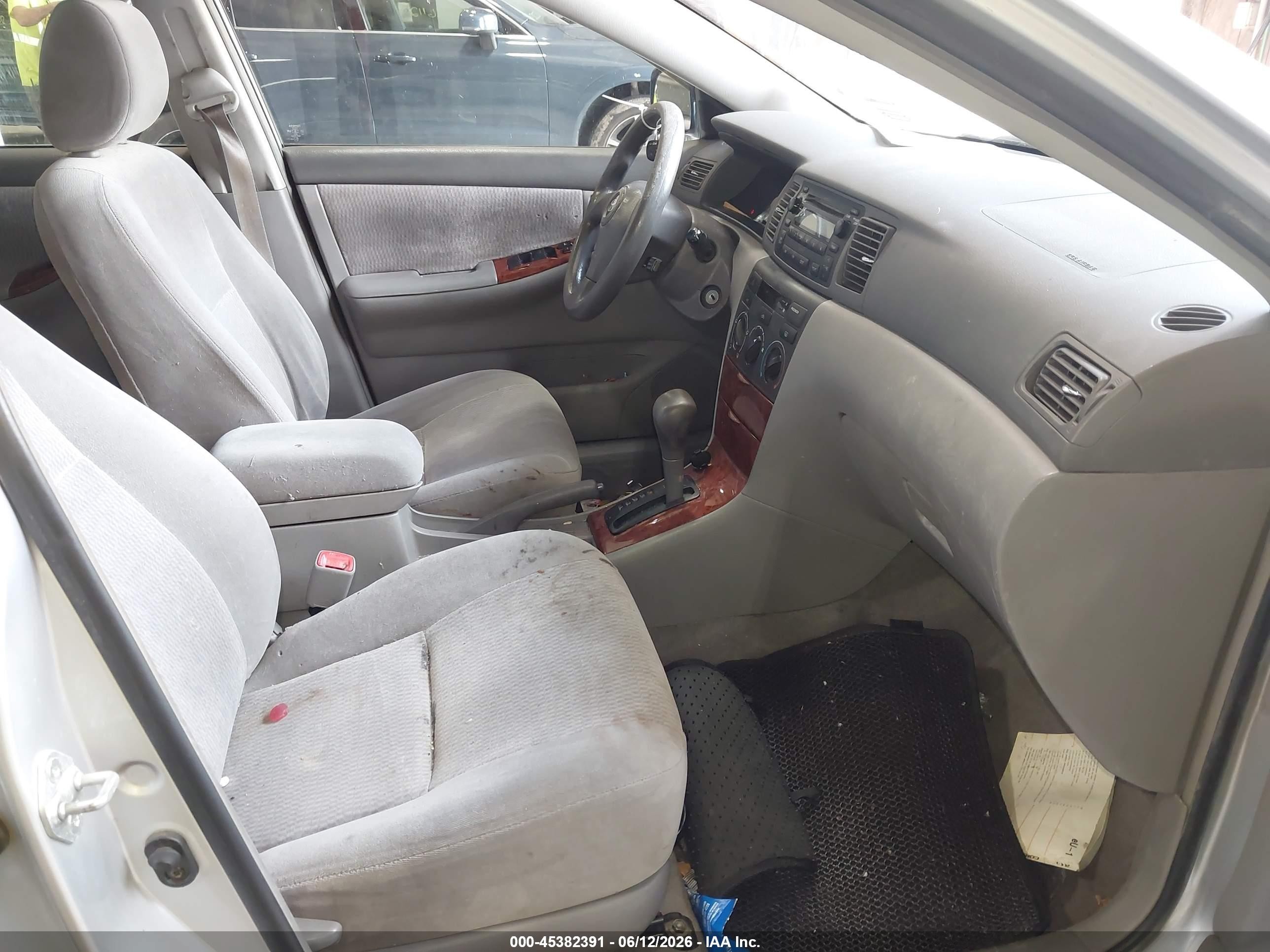 2005 Toyota Corolla Le Silver vin: JTDBR32E752056067