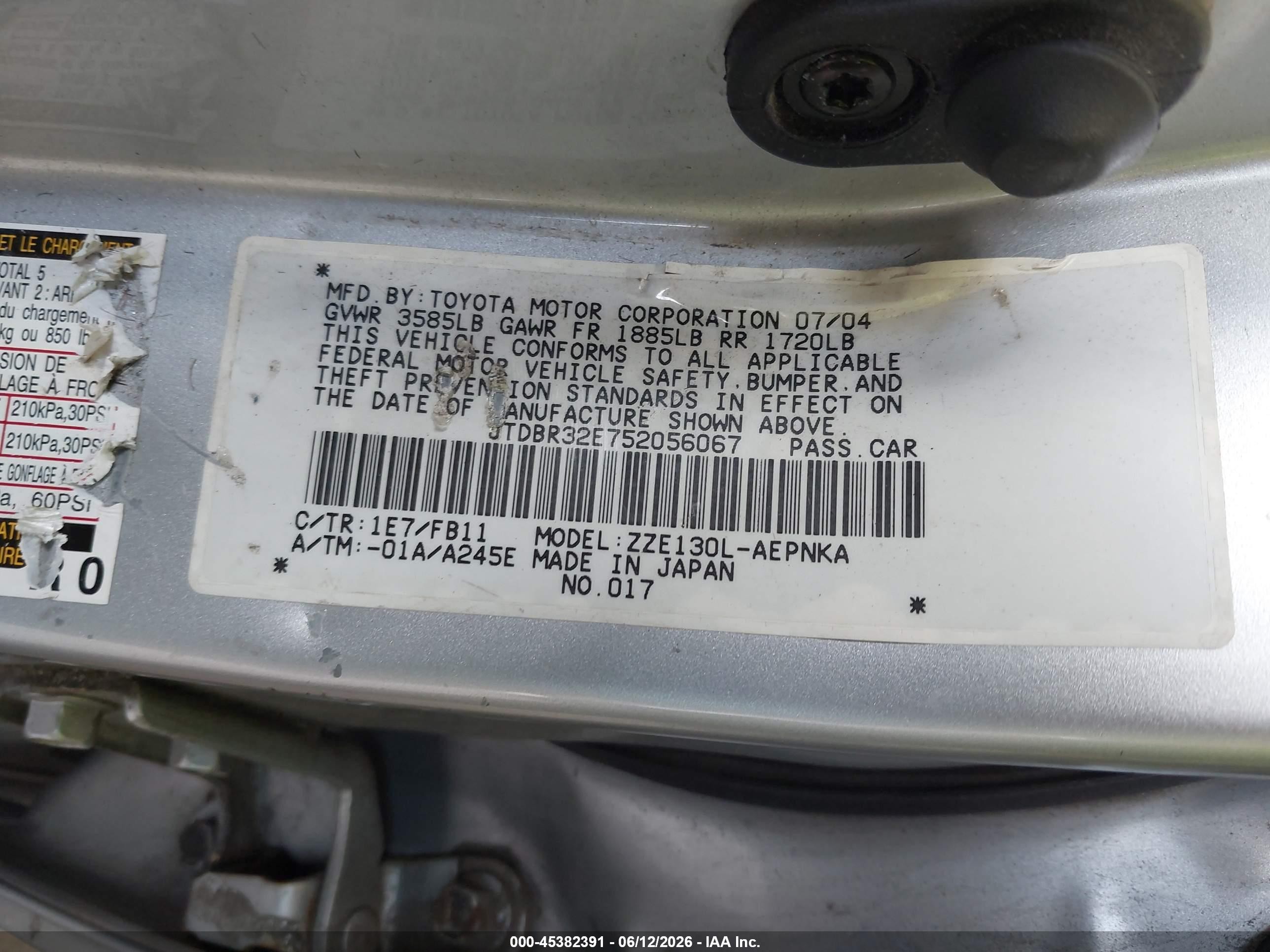 2005 Toyota Corolla Le Silver vin: JTDBR32E752056067