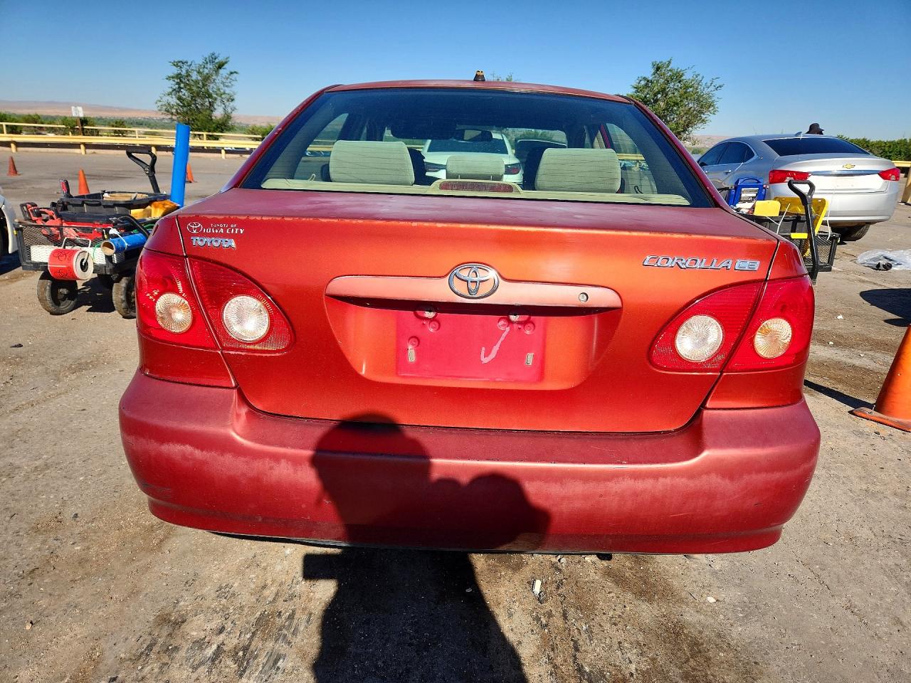 2005 Toyota Corolla Ce Red vin: JTDBR32E752065965