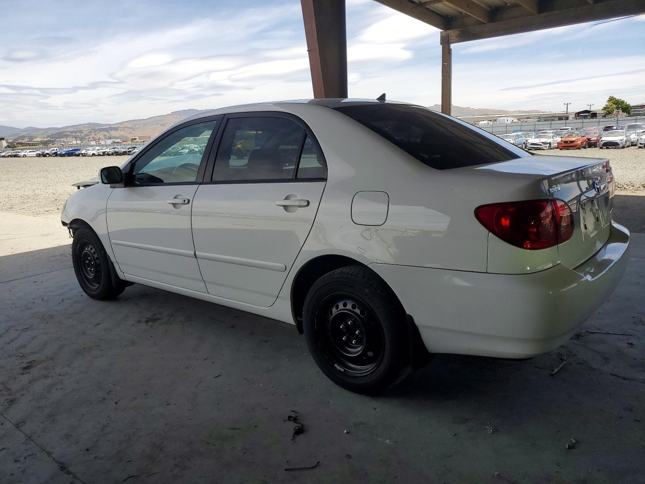 2006 Toyota Corolla Le White vin: JTDBR32E760077045