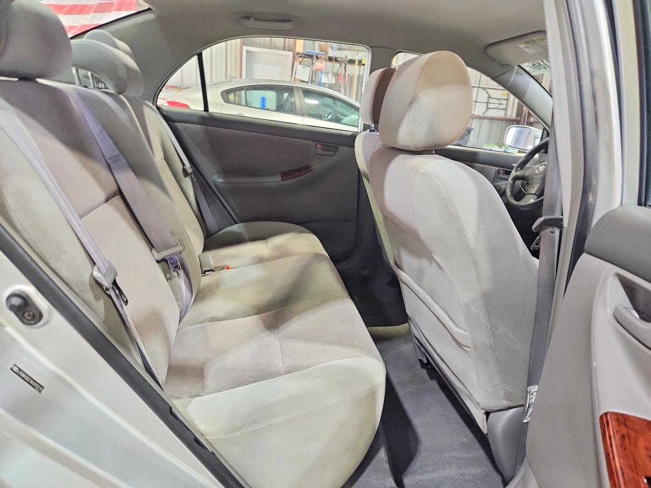 2006 Toyota Corolla Le Серебряный vin: JTDBR32E760093195