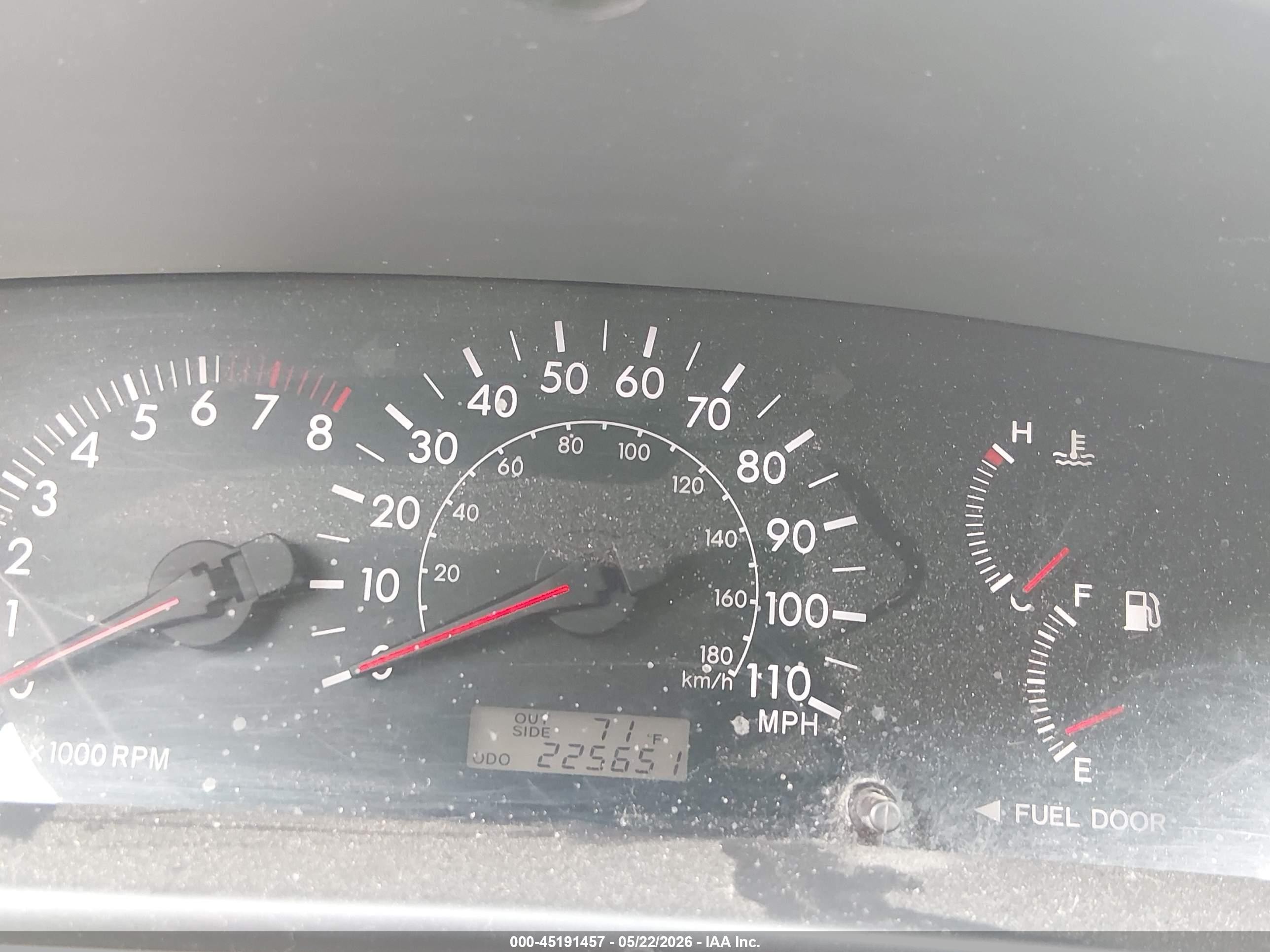 2007 Toyota Corolla Le Gray vin: JTDBR32E770107419