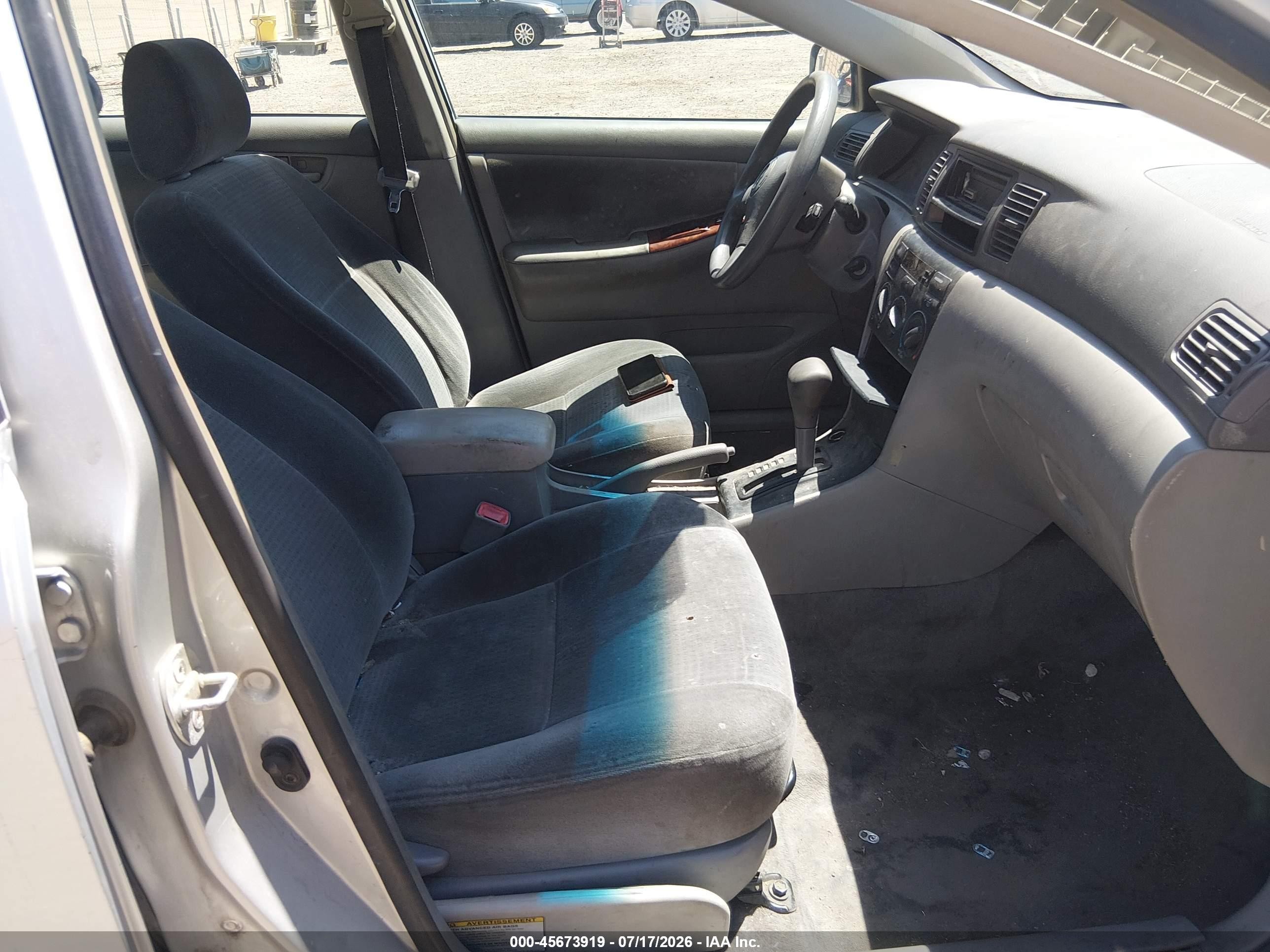 2007 Toyota Corolla Ce Silver vin: JTDBR32E770125922