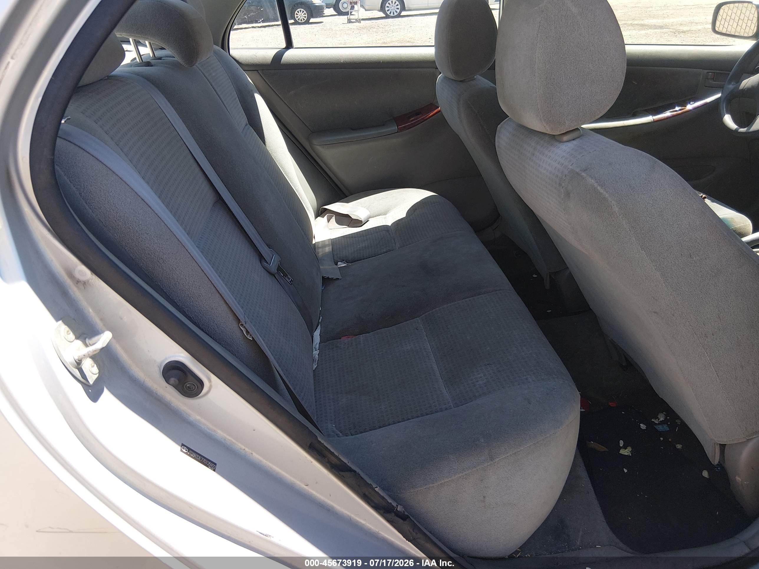 2007 Toyota Corolla Ce Silver vin: JTDBR32E770125922