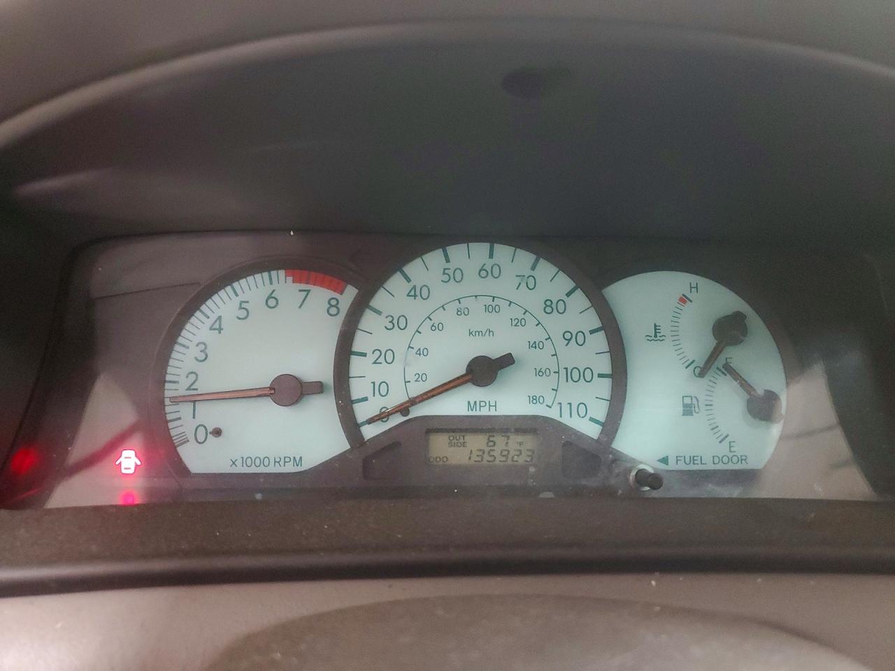 2003 Toyota Corolla Белый vin: JTDBR32E830045393
