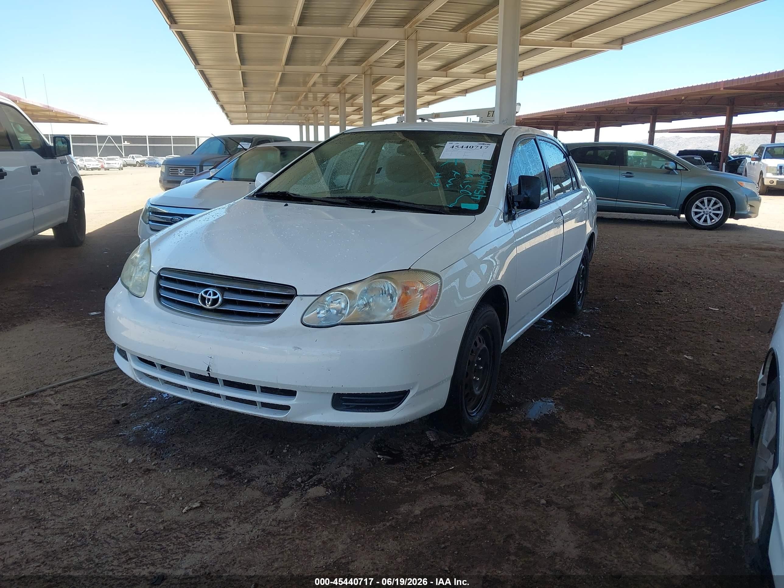 2003 Toyota Corolla Le White vin: JTDBR32E830051243