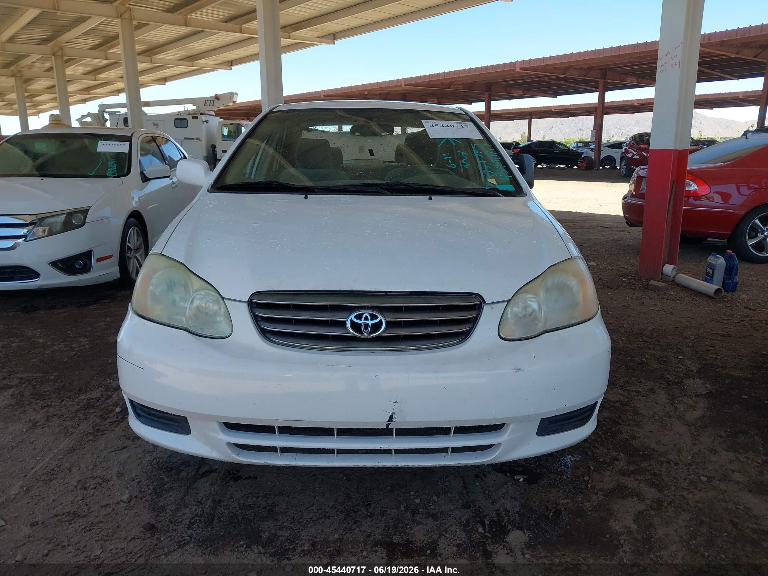 2003 Toyota Corolla Le White vin: JTDBR32E830051243