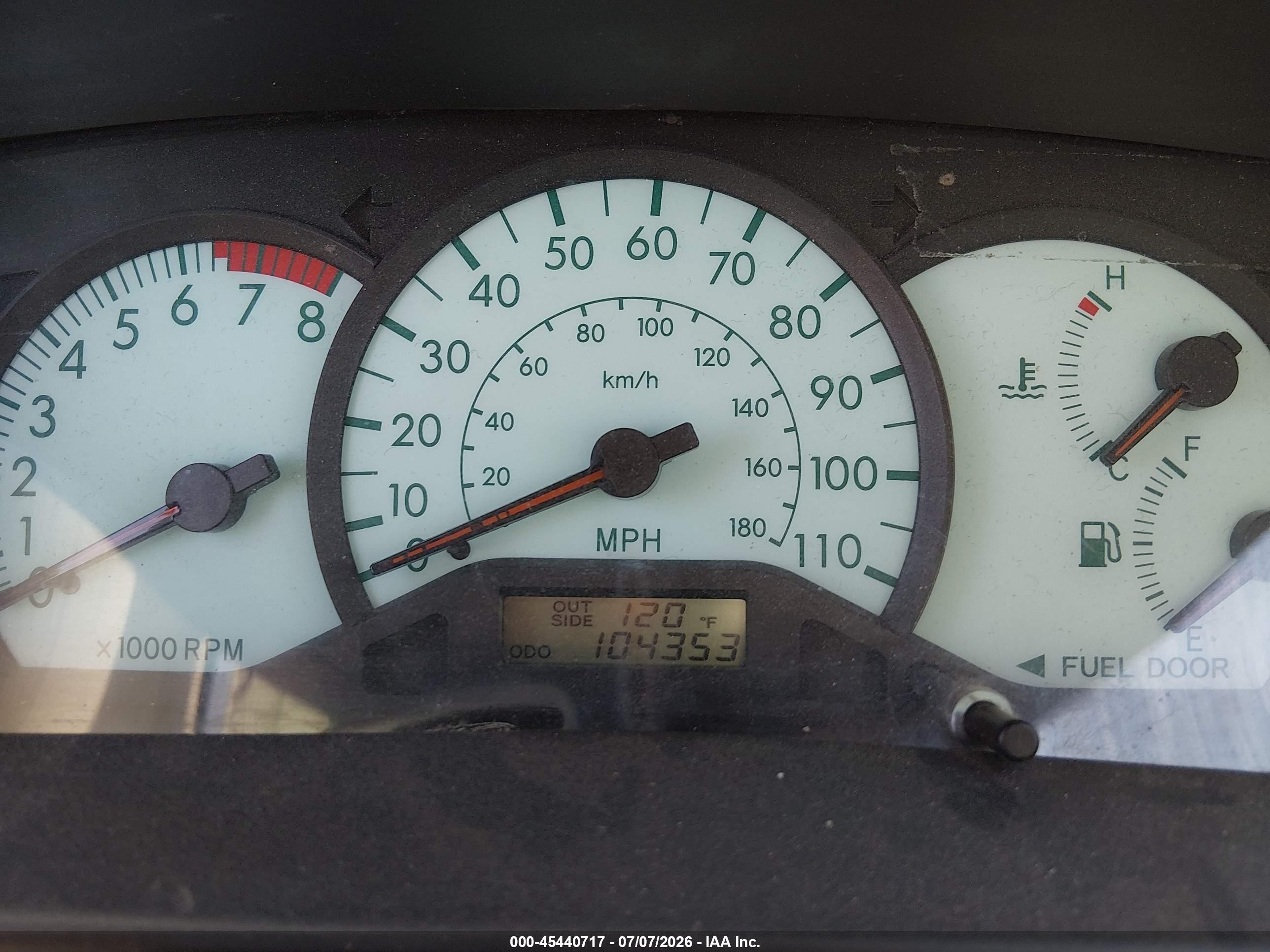 2003 Toyota Corolla Le White vin: JTDBR32E830051243
