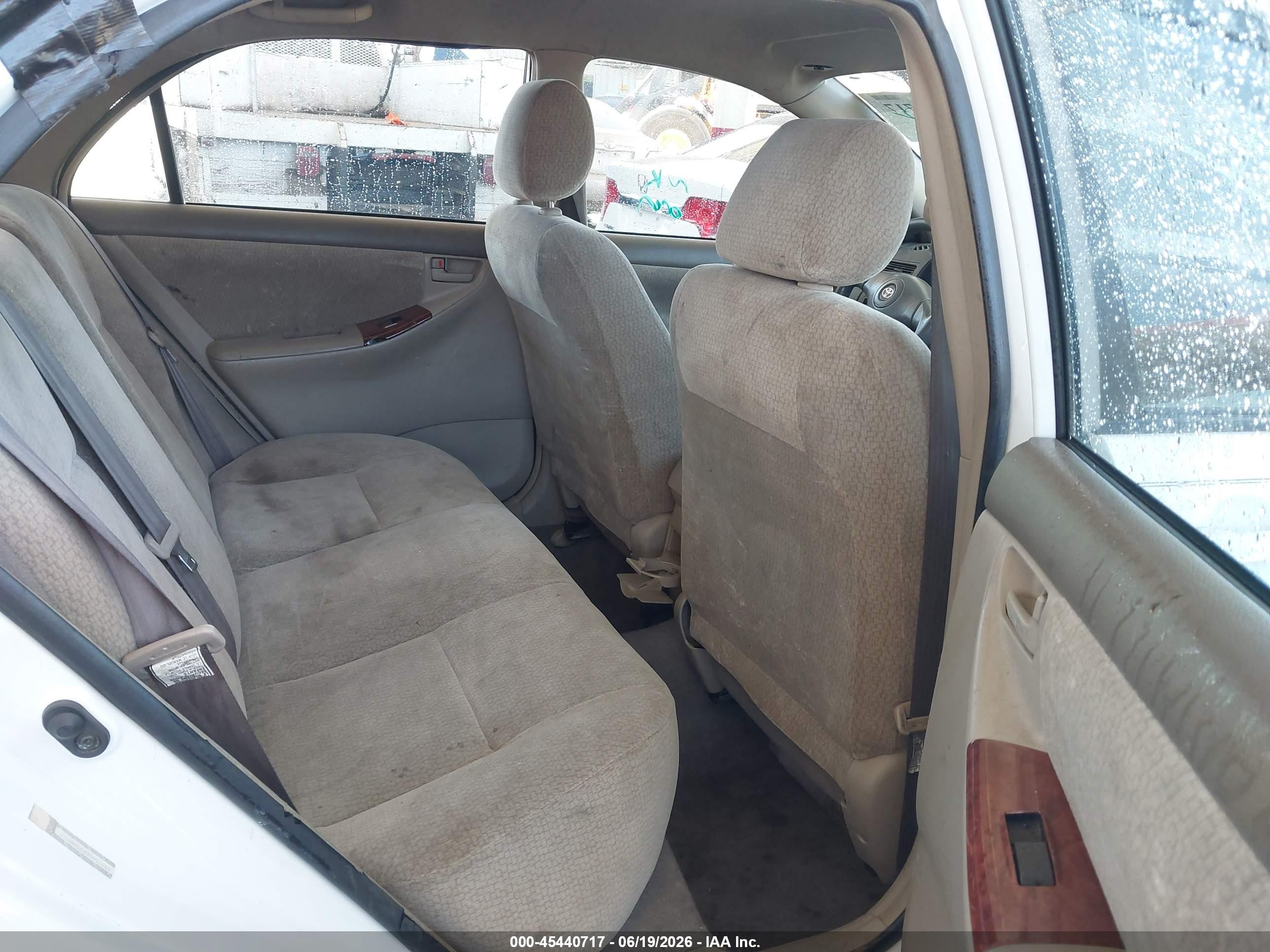 2003 Toyota Corolla Le White vin: JTDBR32E830051243