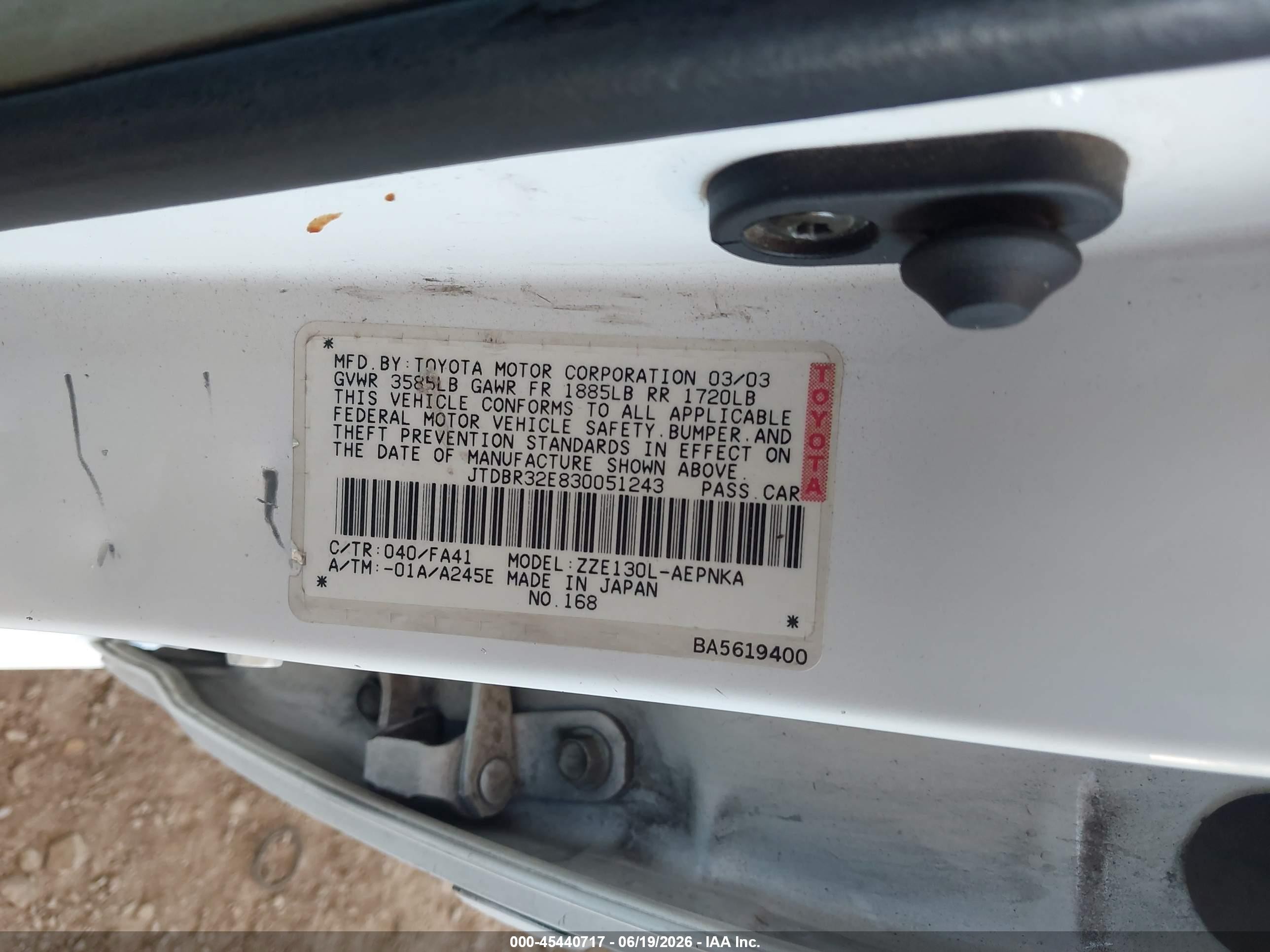 2003 Toyota Corolla Le White vin: JTDBR32E830051243