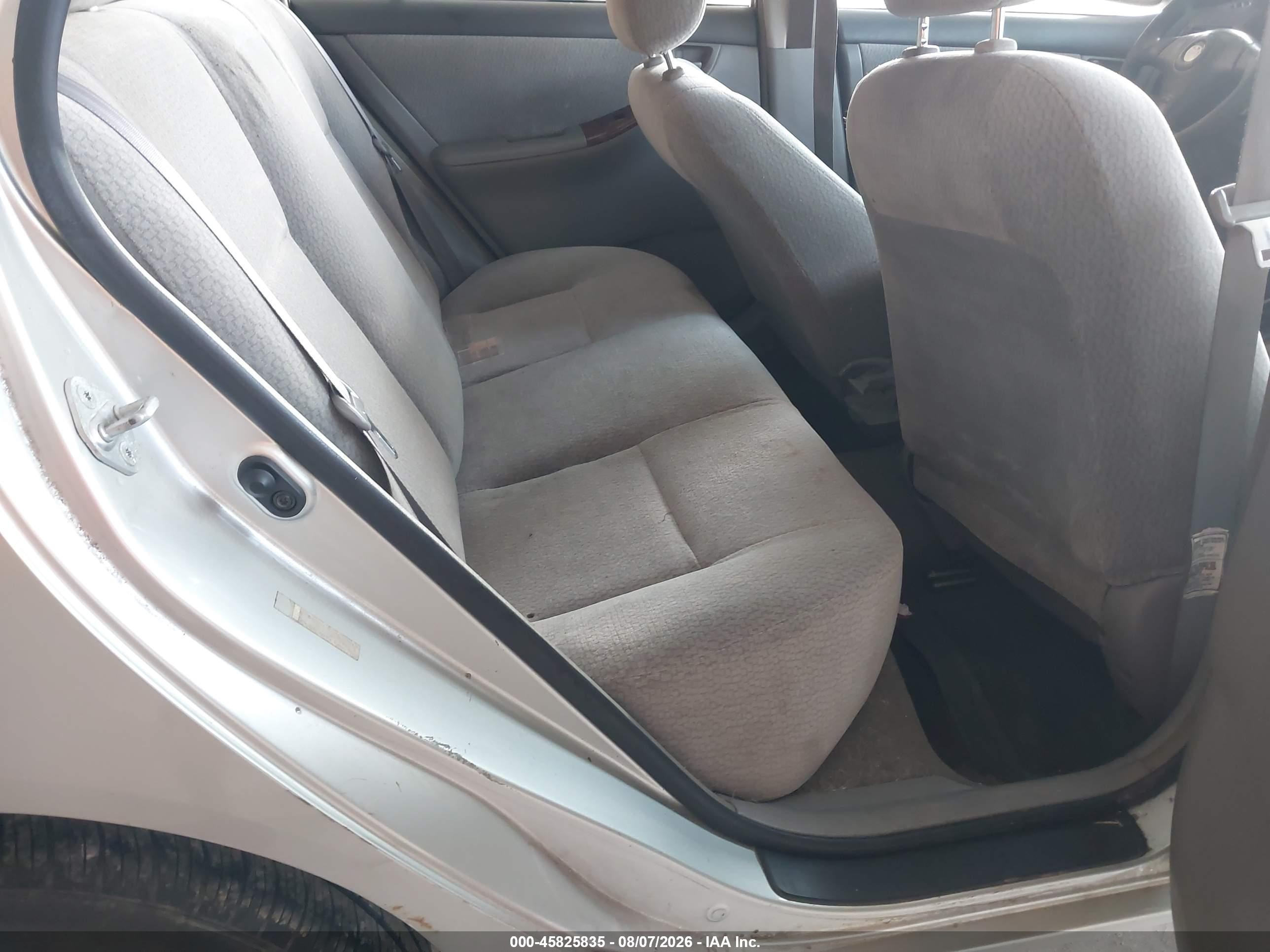 2003 Toyota Corolla Le Silver vin: JTDBR32E832012219