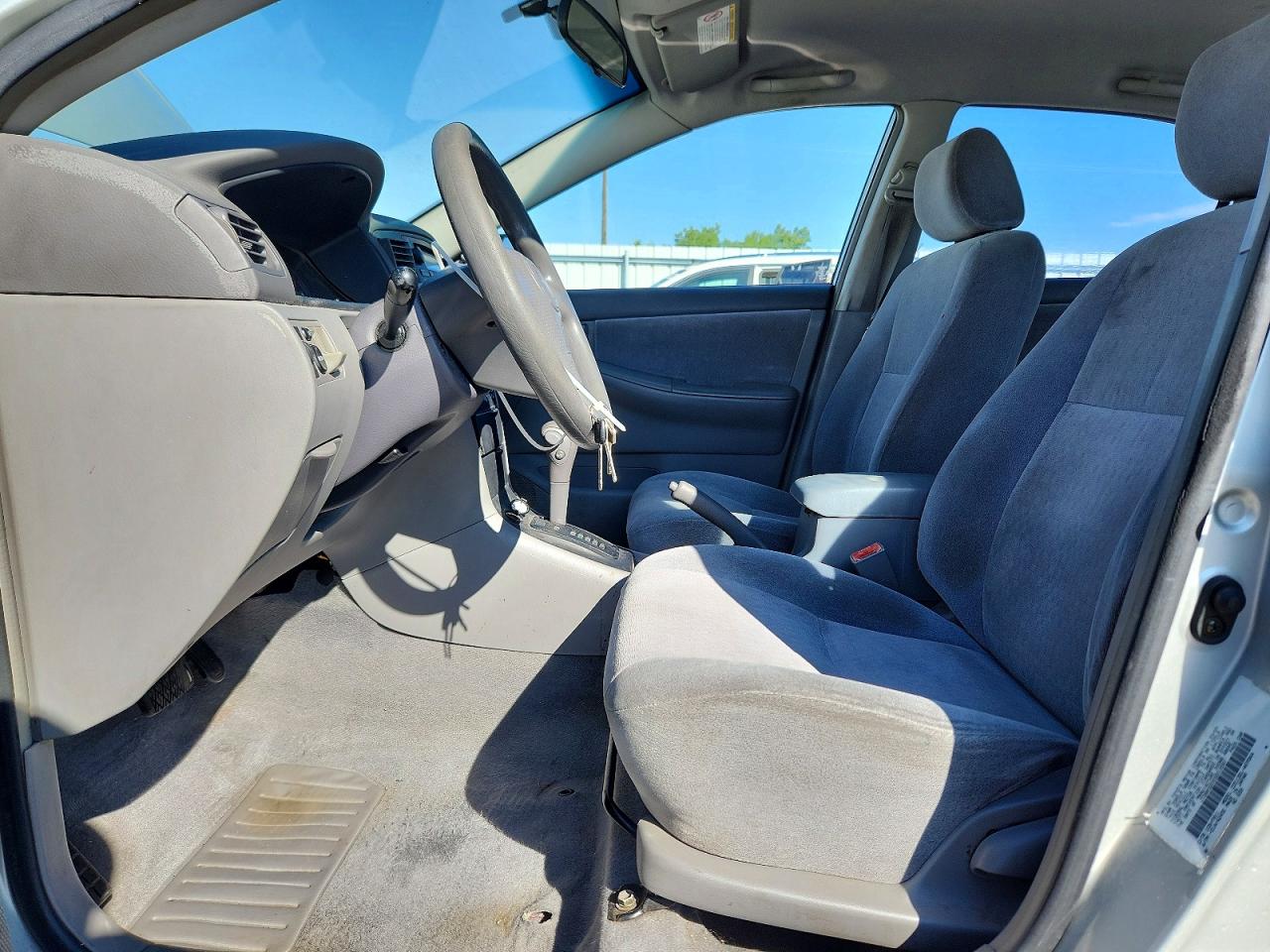 2003 Toyota Corolla Ce Серебряный vin: JTDBR32E832015587