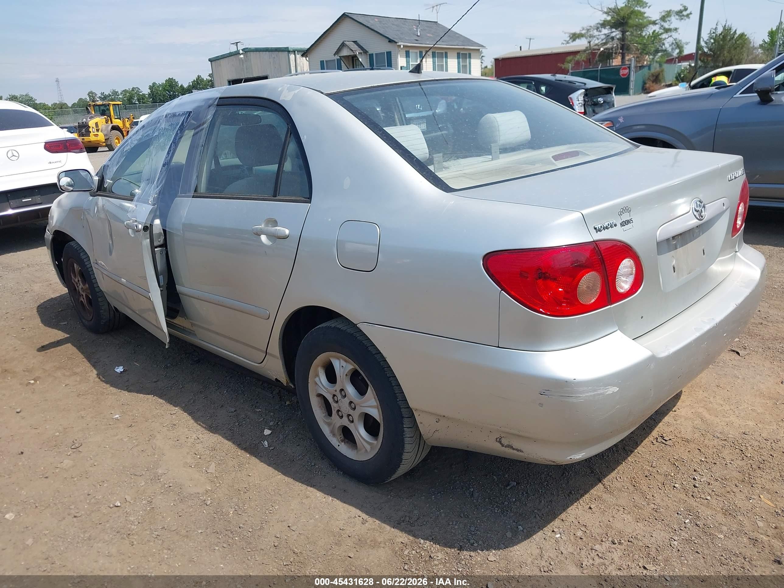 2004 Toyota Corolla Le Silver vin: JTDBR32E842018068