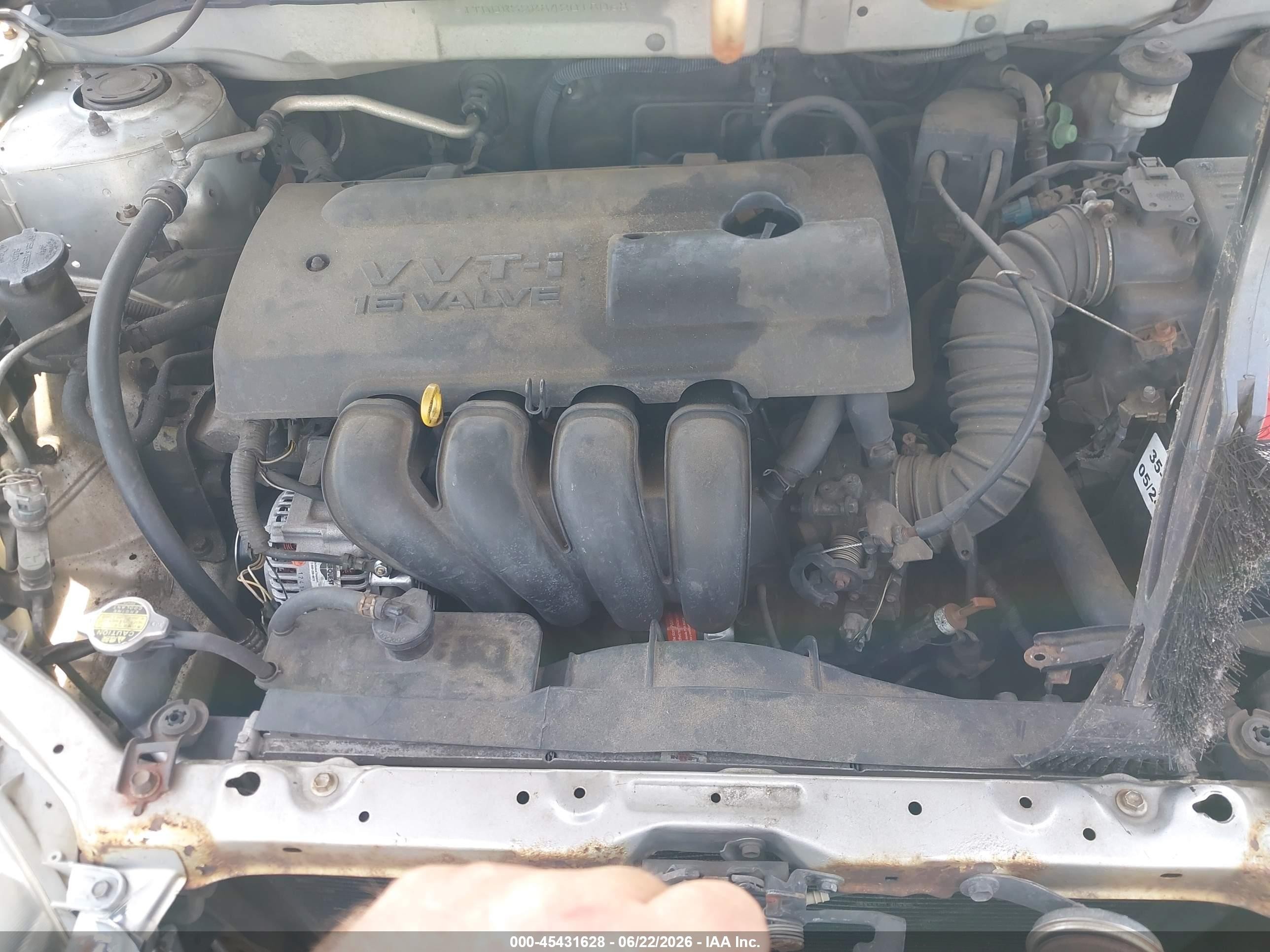 2004 Toyota Corolla Le Silver vin: JTDBR32E842018068