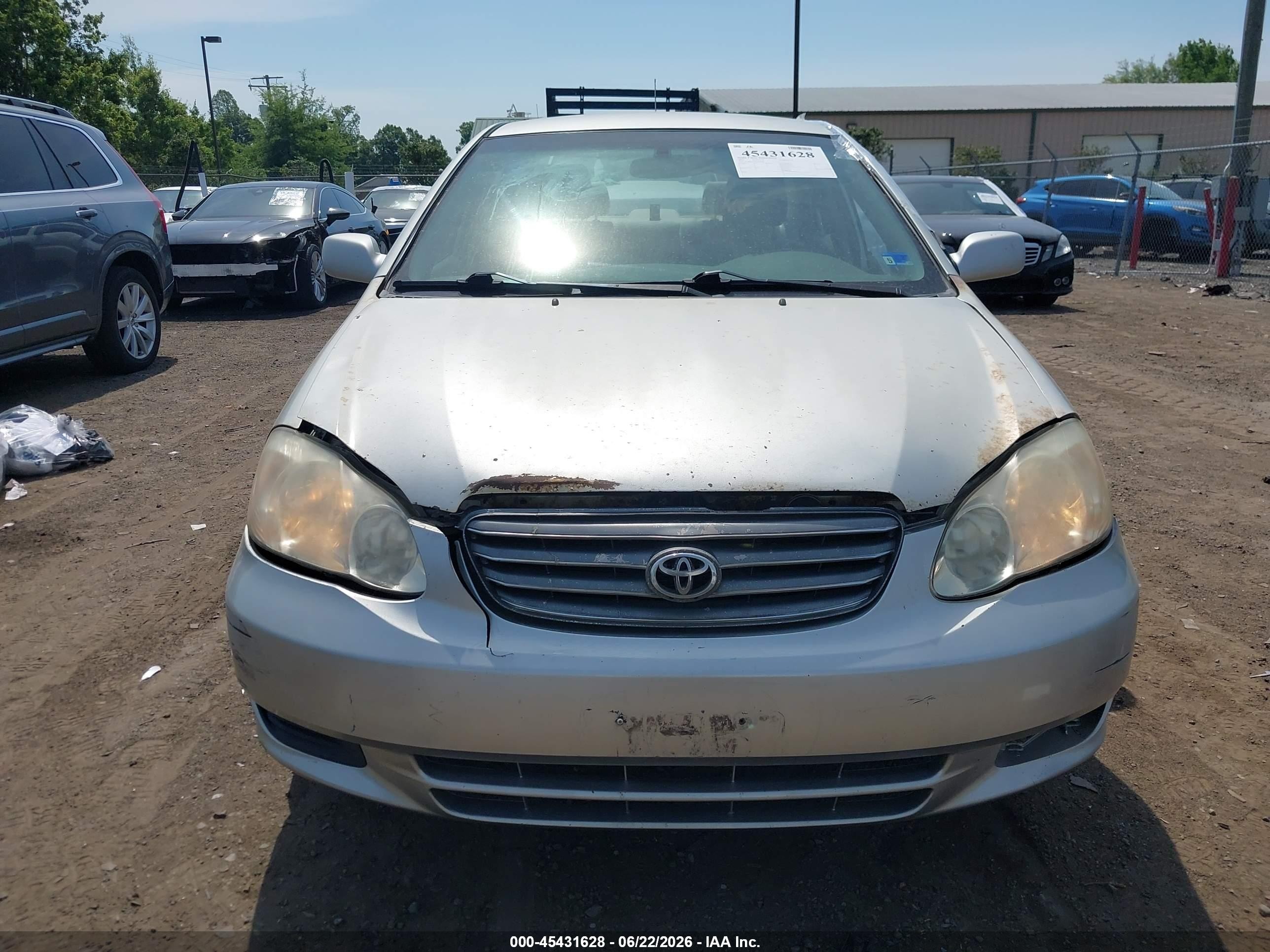 2004 Toyota Corolla Le Silver vin: JTDBR32E842018068