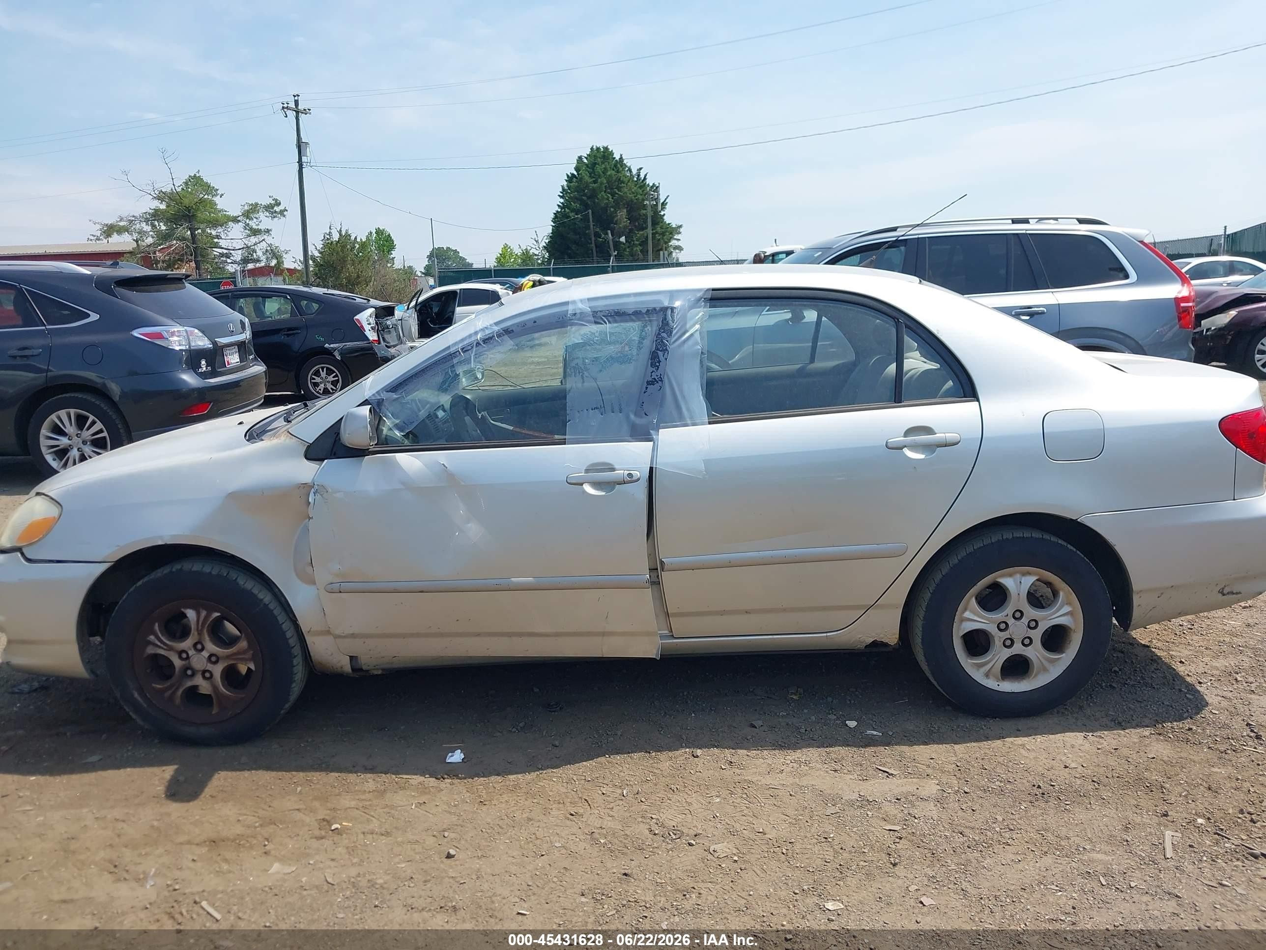 2004 Toyota Corolla Le Silver vin: JTDBR32E842018068