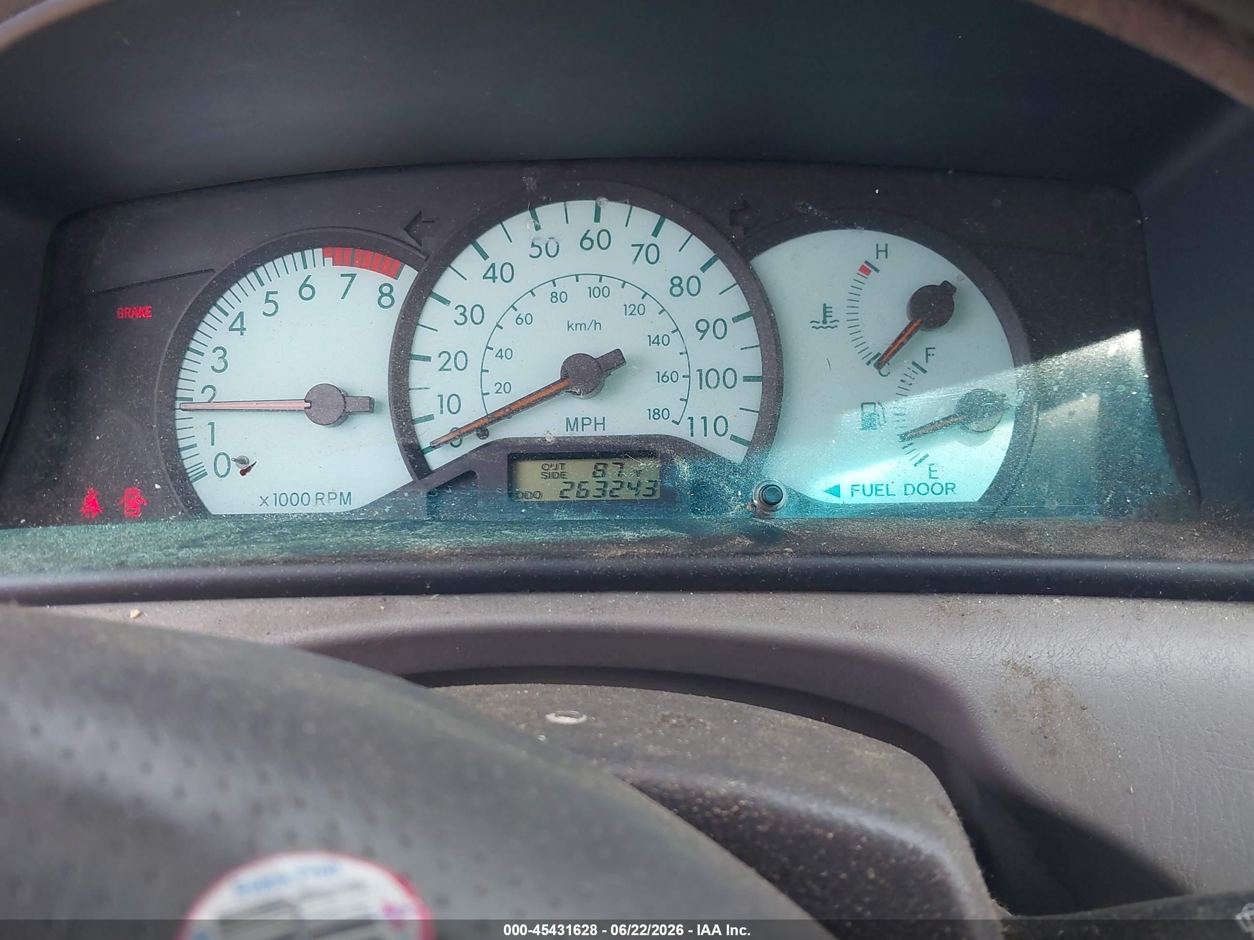 2004 Toyota Corolla Le Silver vin: JTDBR32E842018068