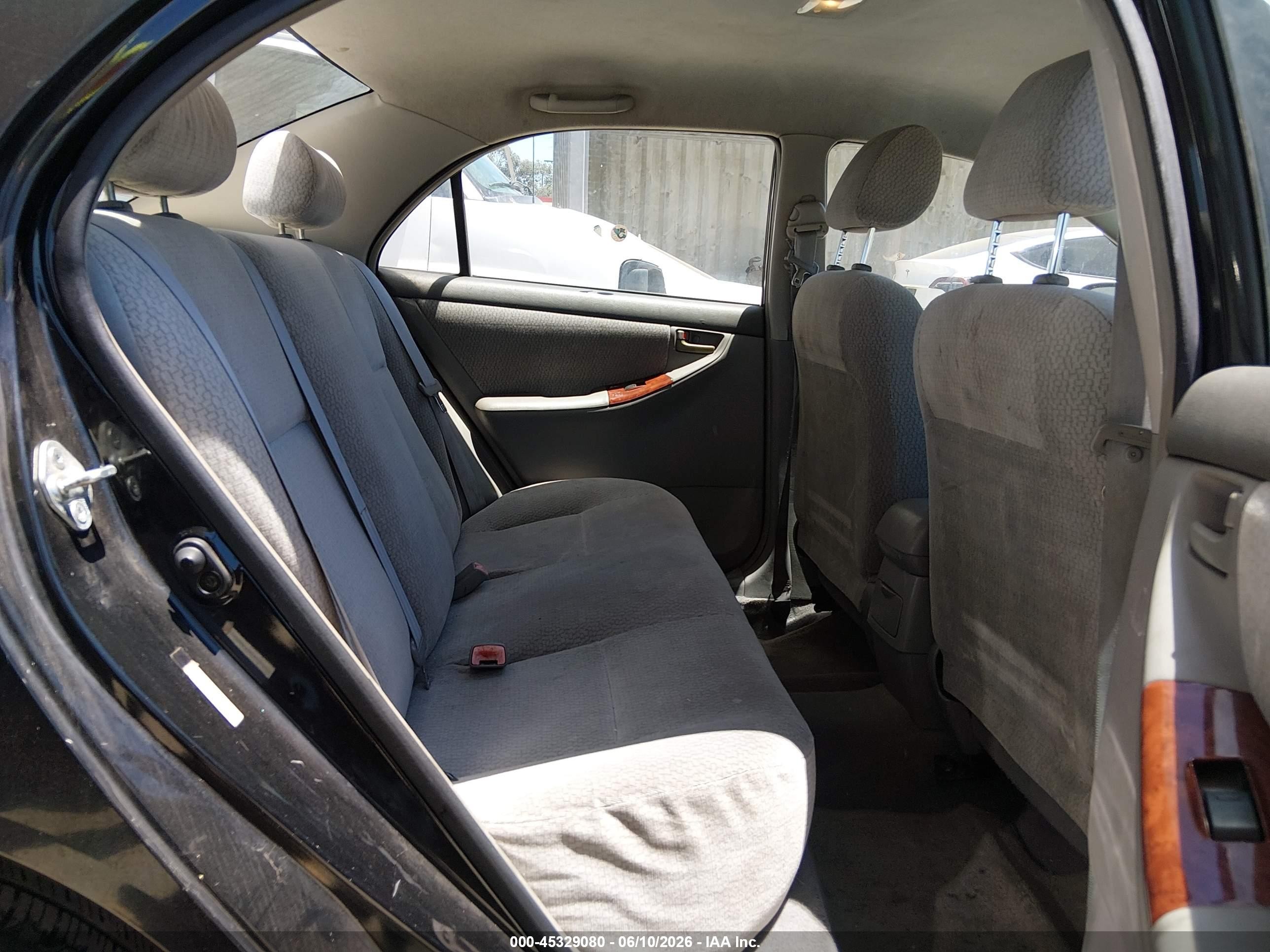 2004 Toyota Corolla Le Black vin: JTDBR32E842033489