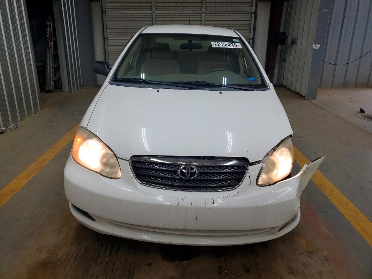 2005 Toyota Corolla Ce White vin: JTDBR32E852049564