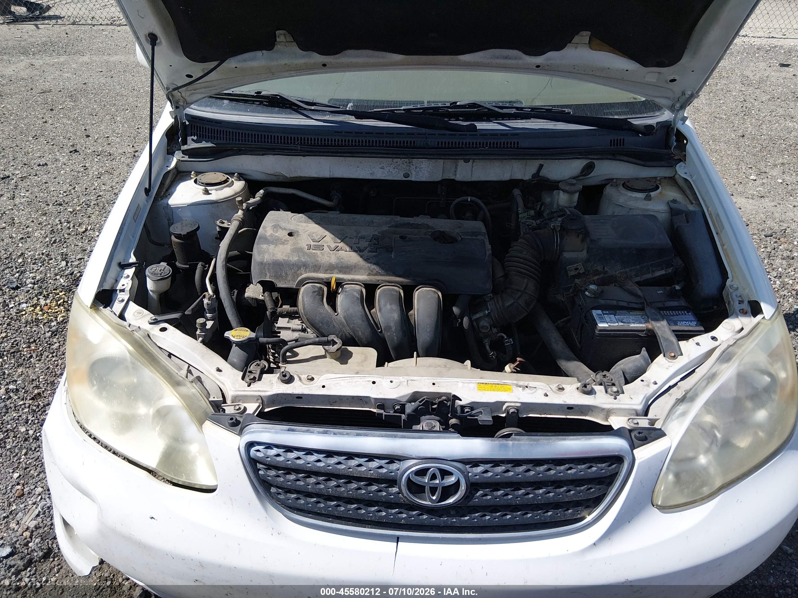 2005 Toyota Corolla Le White vin: JTDBR32E852057759