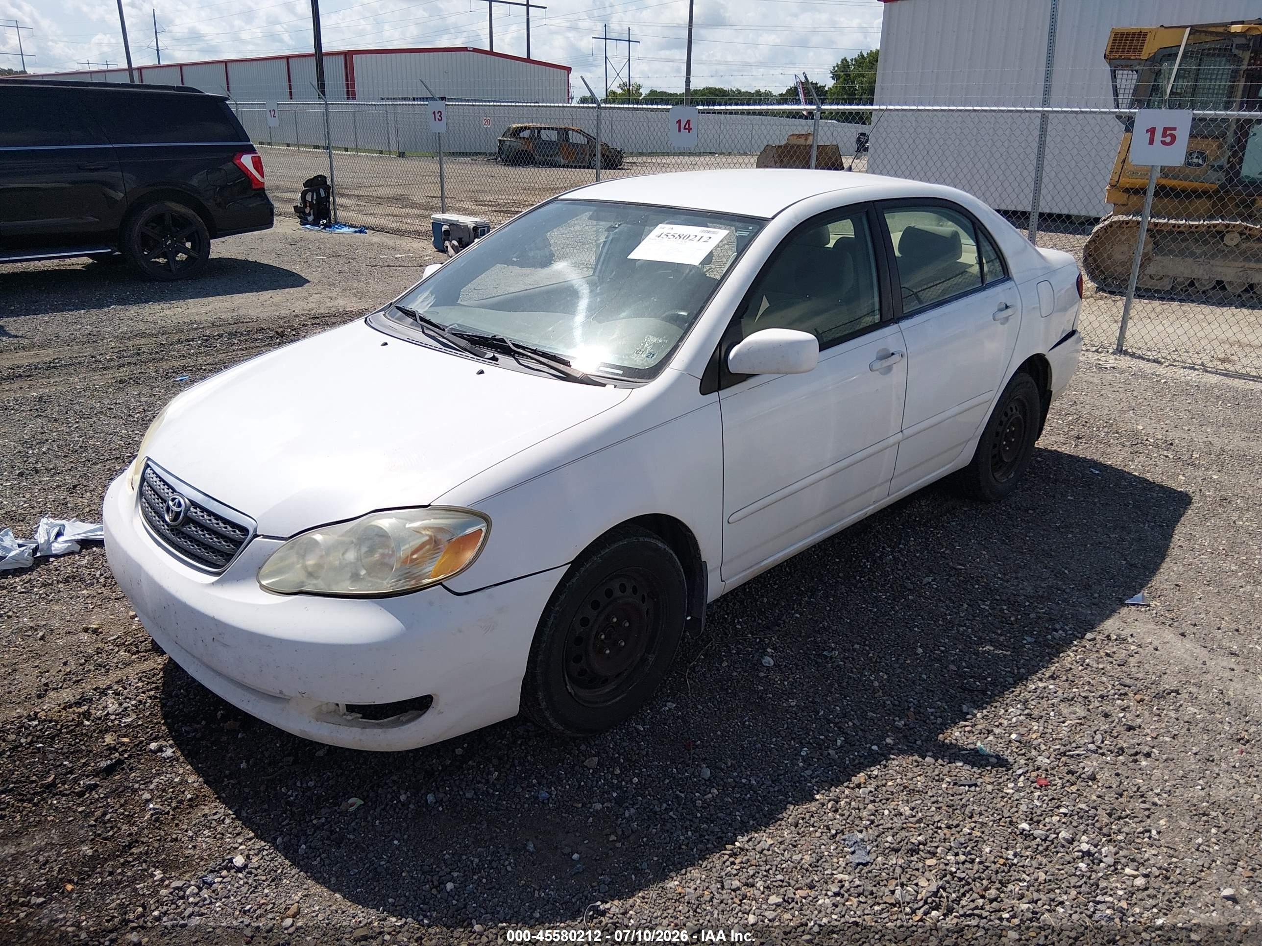 2005 Toyota Corolla Le White vin: JTDBR32E852057759