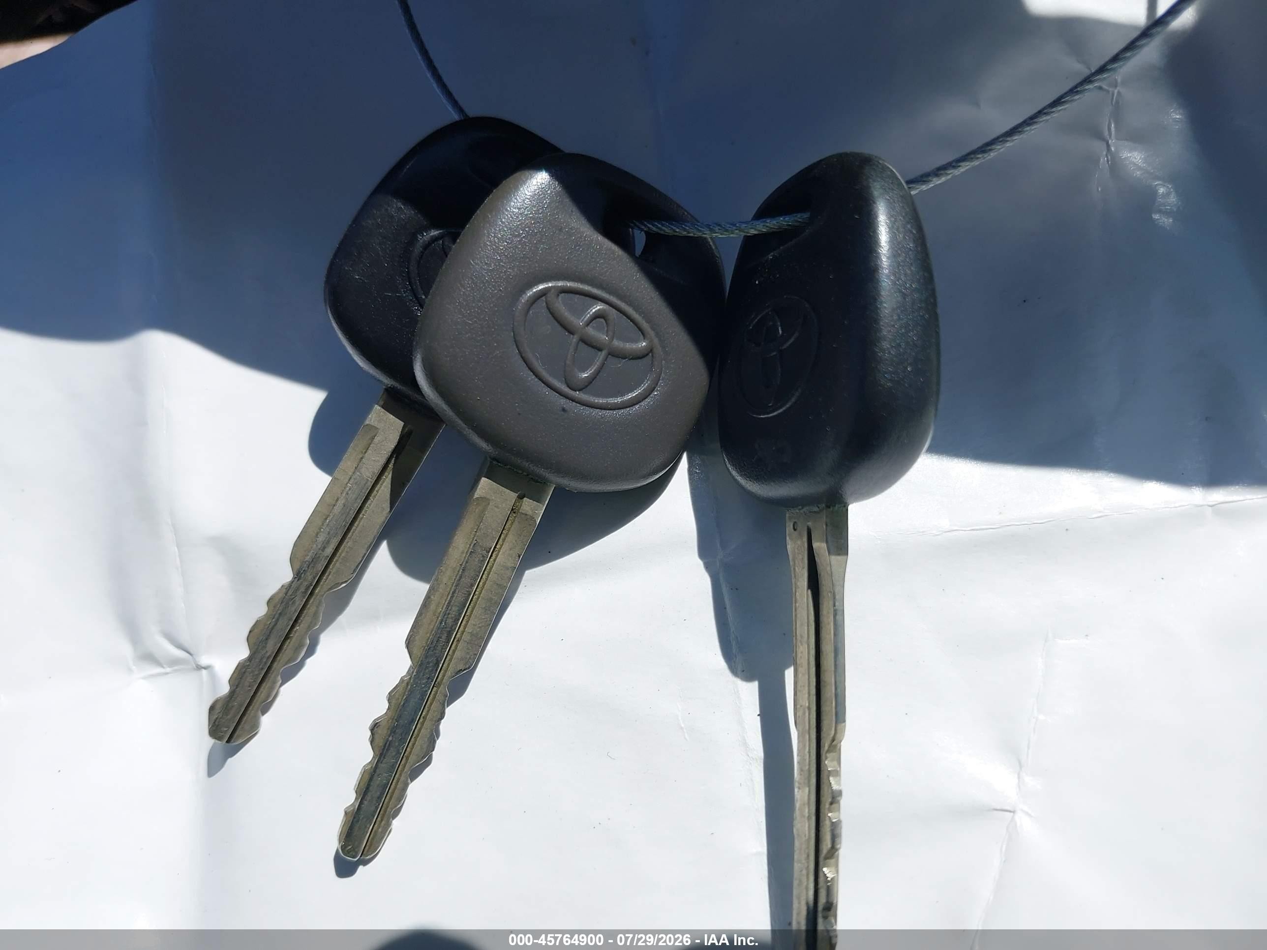 2005 Toyota Corolla Le Синий vin: JTDBR32E852061522