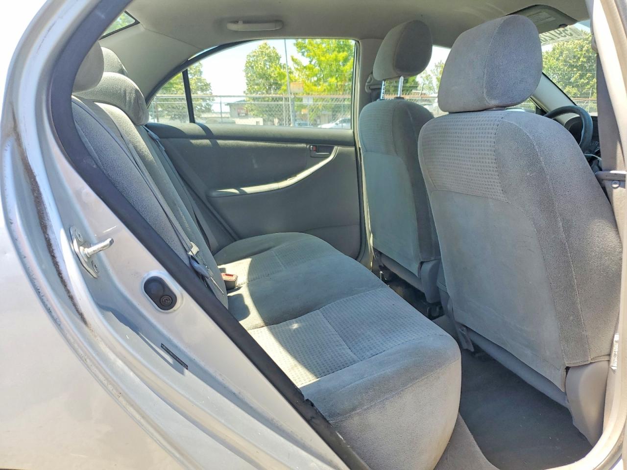 2006 Toyota Corolla Ce Silver vin: JTDBR32E860084764
