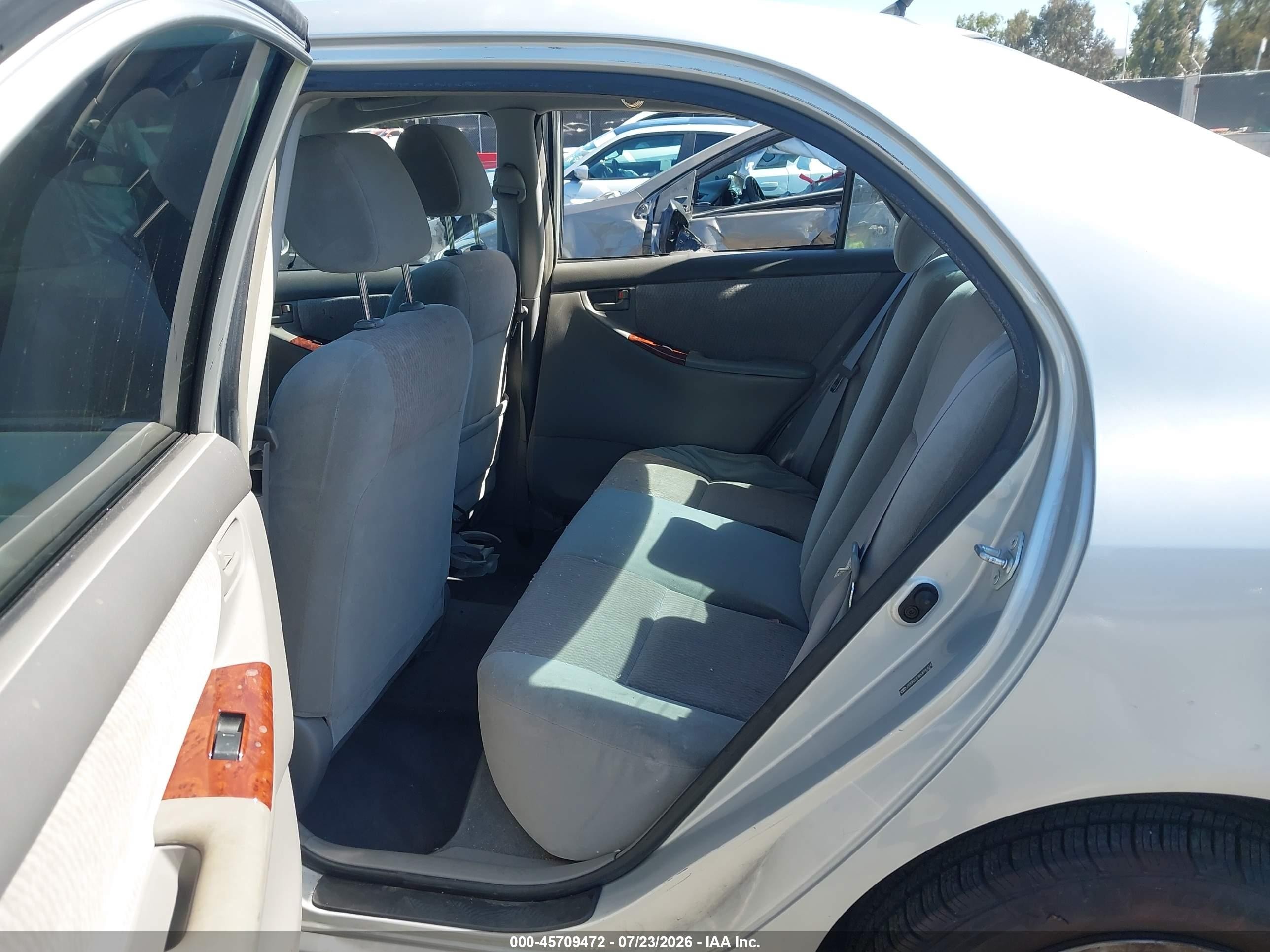 2006 Toyota Corolla Le Серебряный vin: JTDBR32E860096414