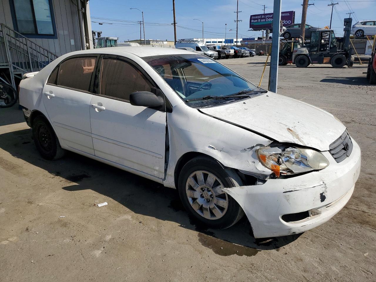 2003 Toyota Corolla Le White vin: JTDBR32E930007221