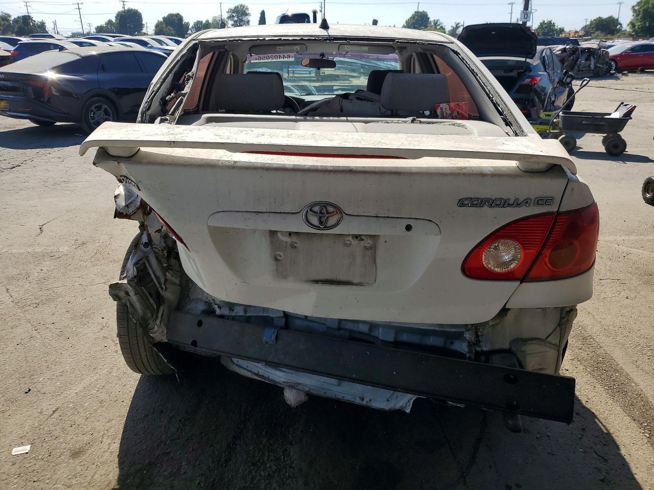 2003 Toyota Corolla Le White vin: JTDBR32E930007221