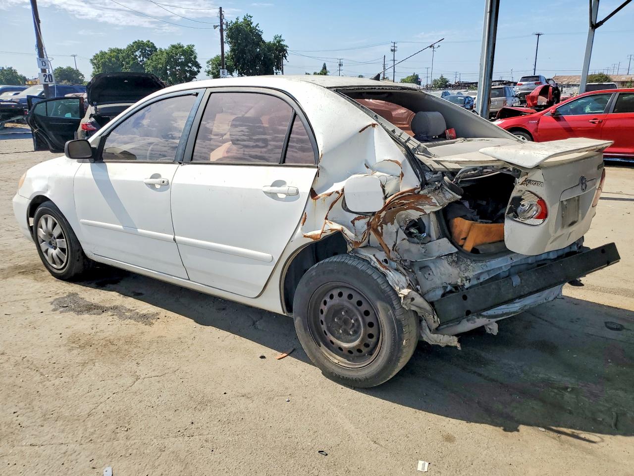 2003 Toyota Corolla Le White vin: JTDBR32E930007221
