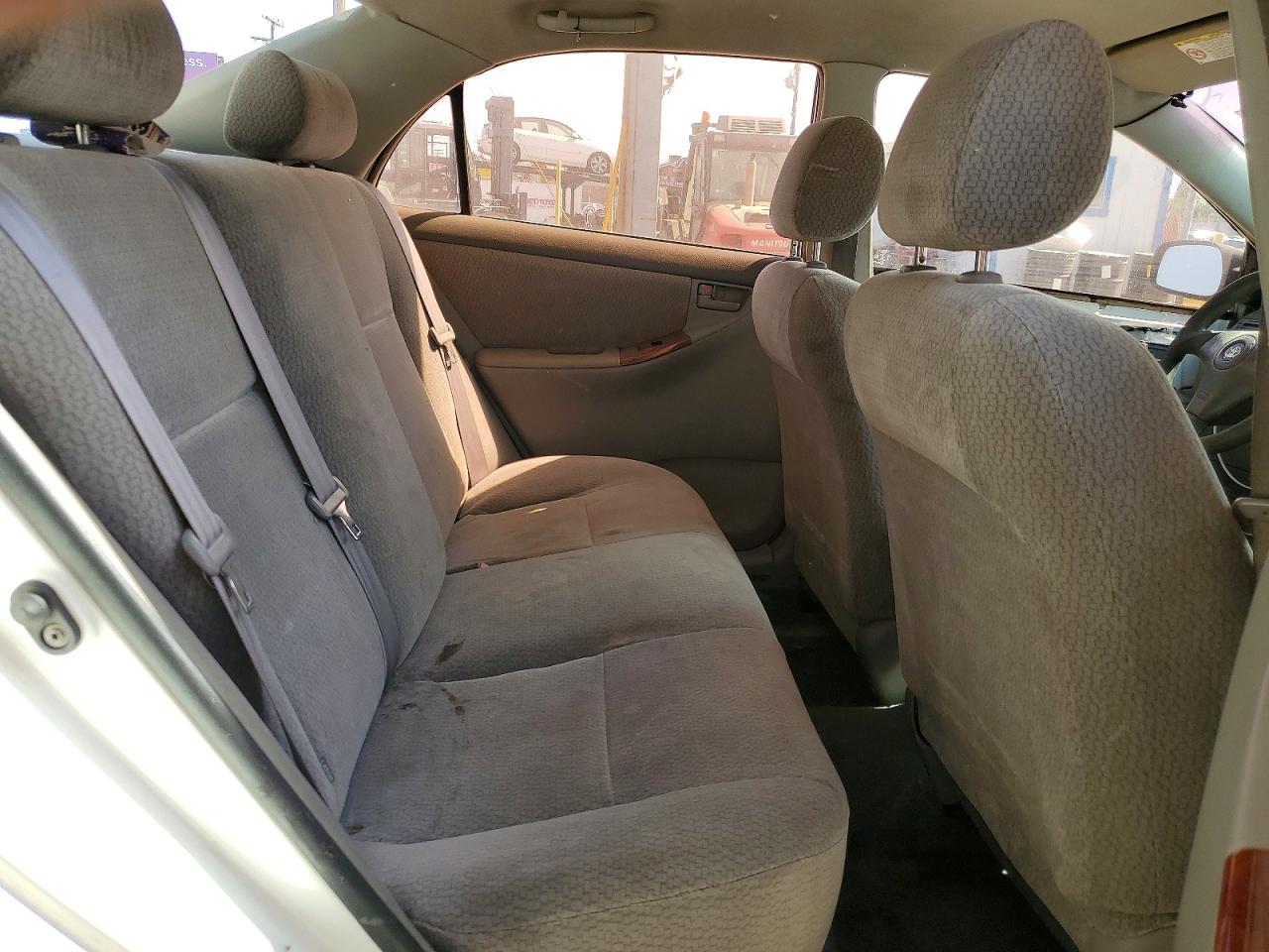 2003 Toyota Corolla Le White vin: JTDBR32E930007221