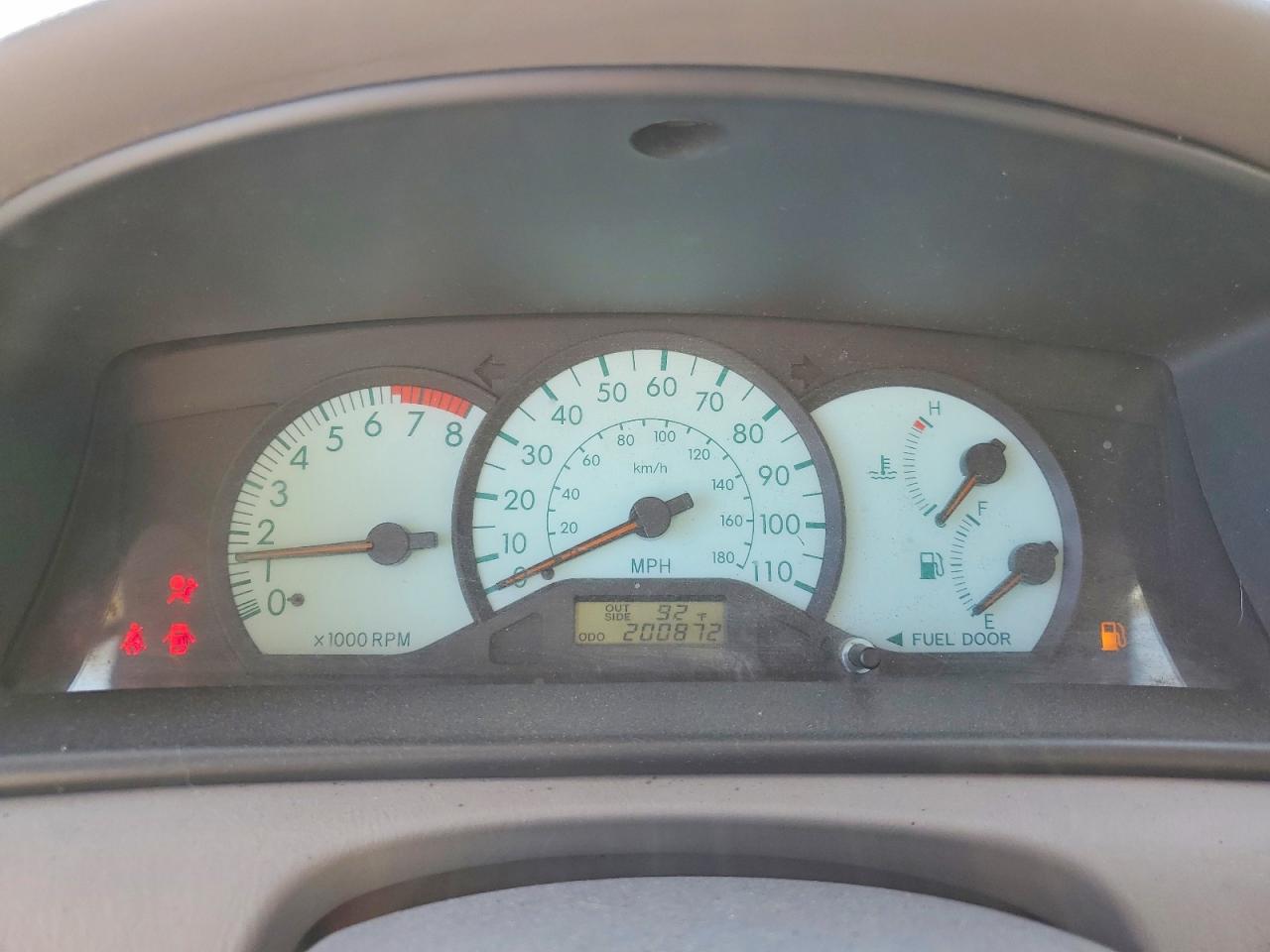 2003 Toyota Corolla Le White vin: JTDBR32E930007221