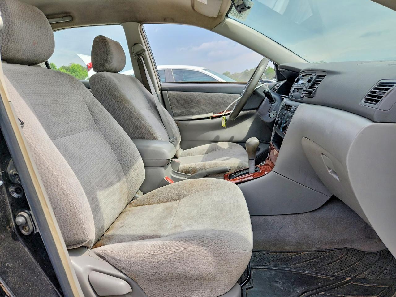 2003 Toyota Corolla Le Черный vin: JTDBR32E930049937