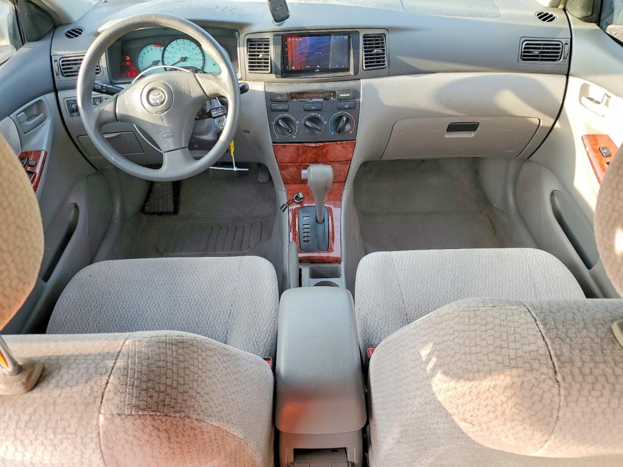 2003 Toyota Corolla Le Silver vin: JTDBR32E932000919