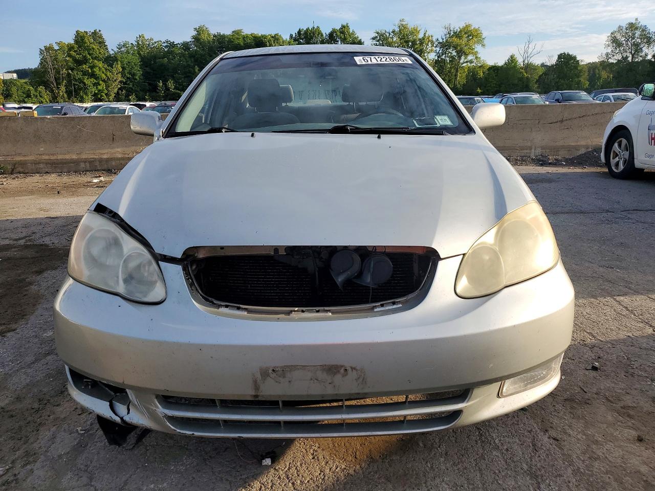 2003 Toyota Corolla Le Silver vin: JTDBR32E932000919