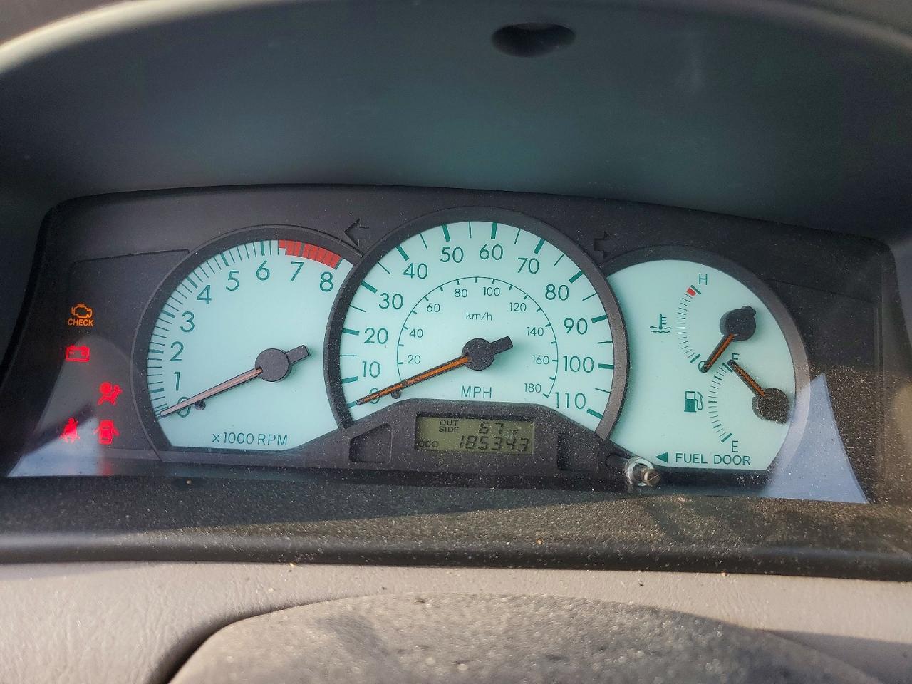 2003 Toyota Corolla Le Silver vin: JTDBR32E932000919