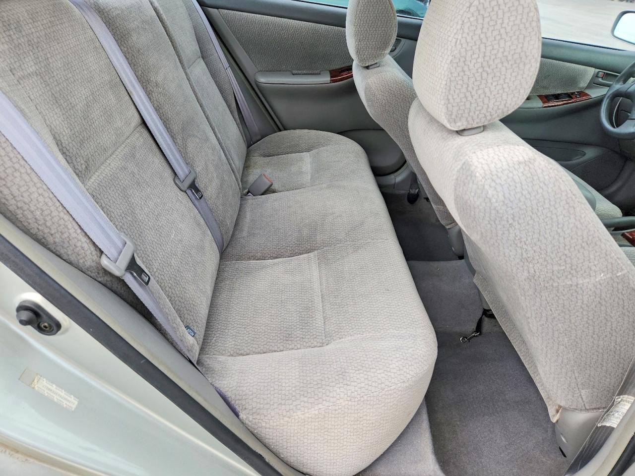 2003 Toyota Corolla Le Серебряный vin: JTDBR32E932009877