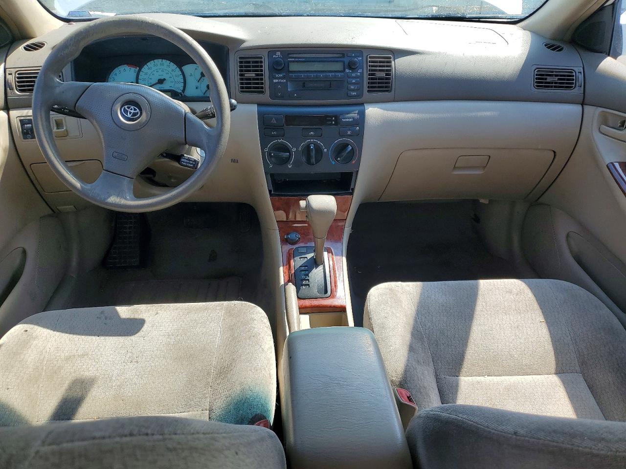 2004 Toyota Corolla Le White vin: JTDBR32E942018578