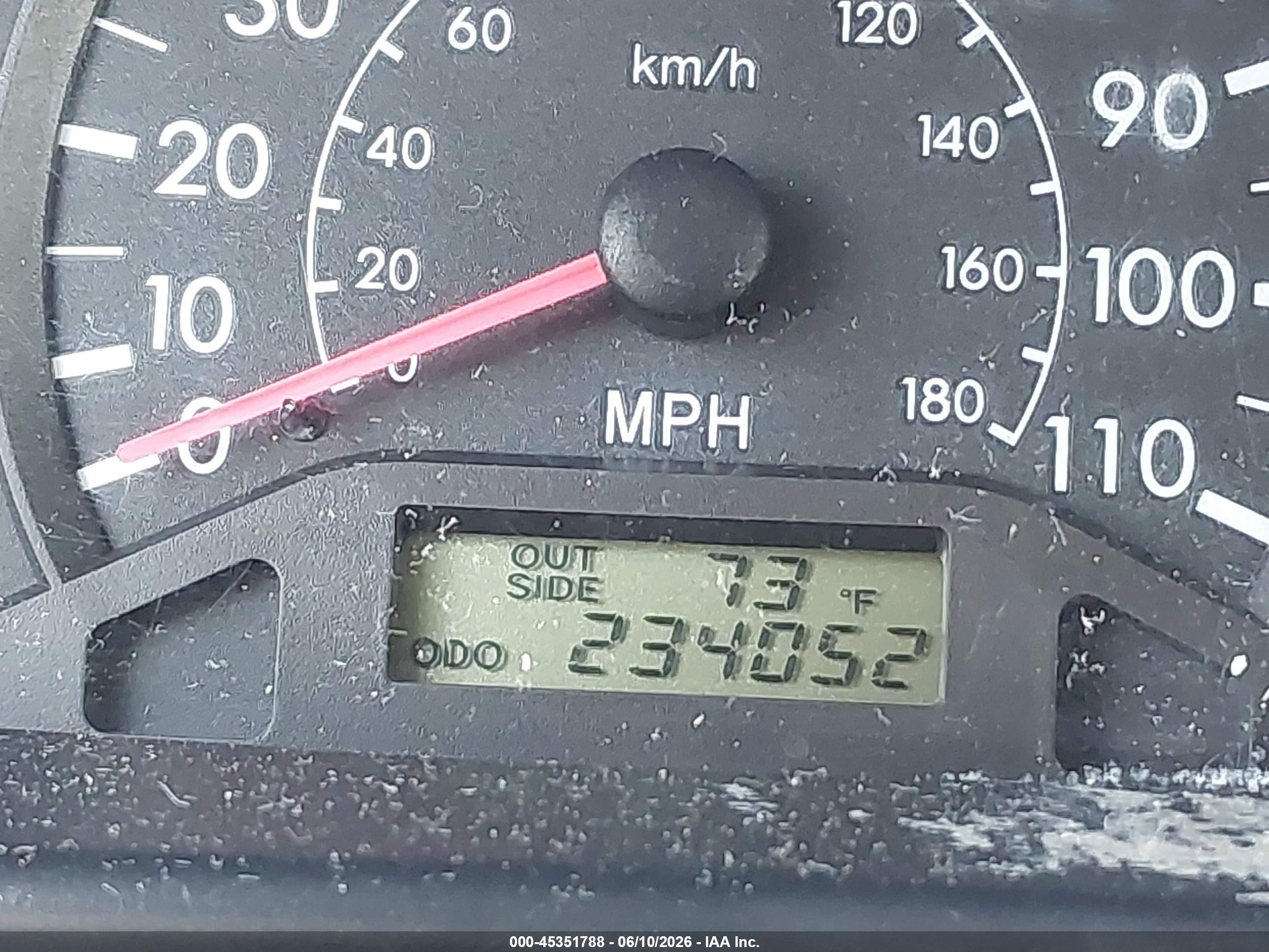 2004 Toyota Corolla Ce Burgundy vin: JTDBR32E942031458