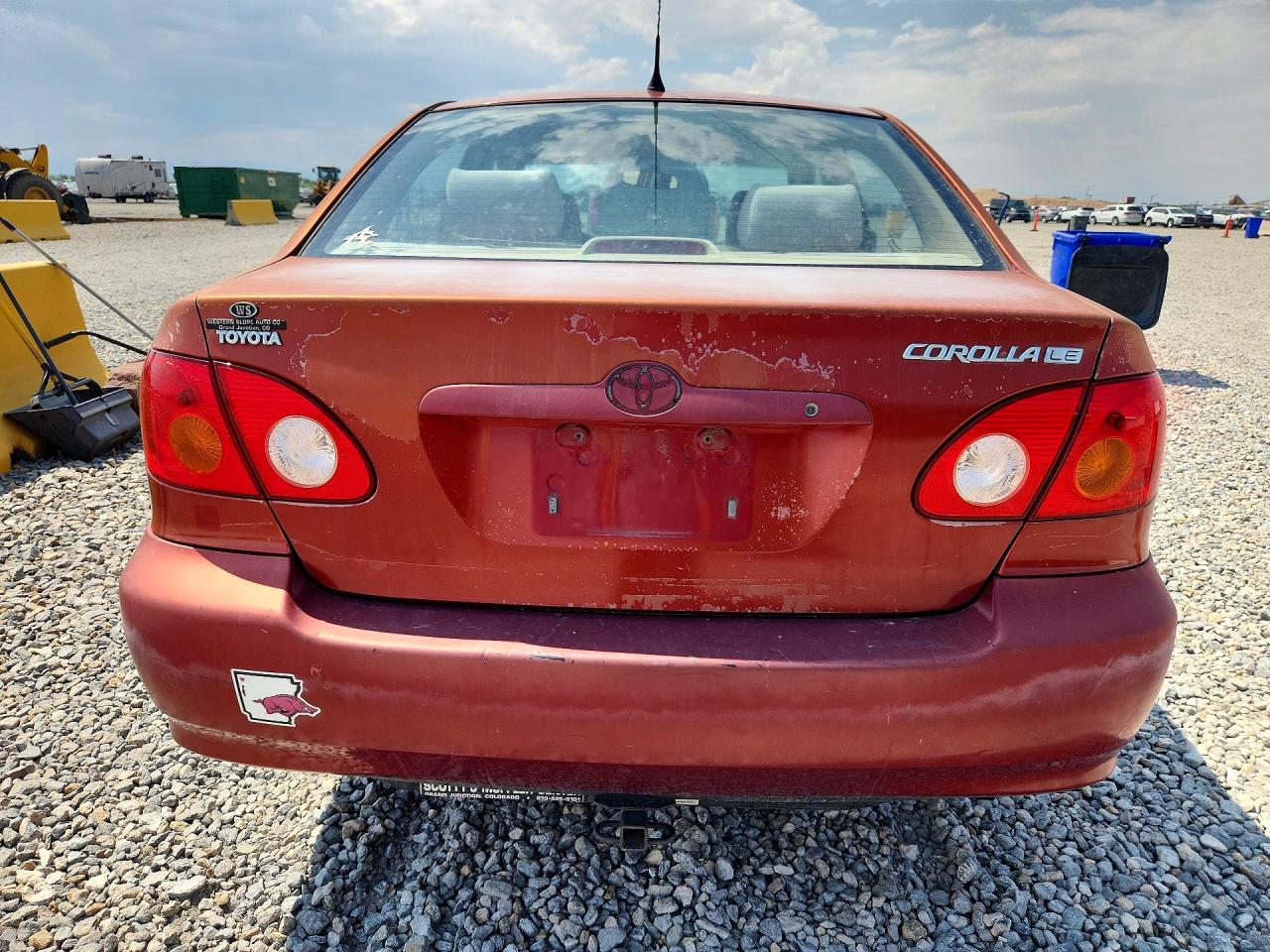 2004 Toyota Corolla Le Red vin: JTDBR32E942036126