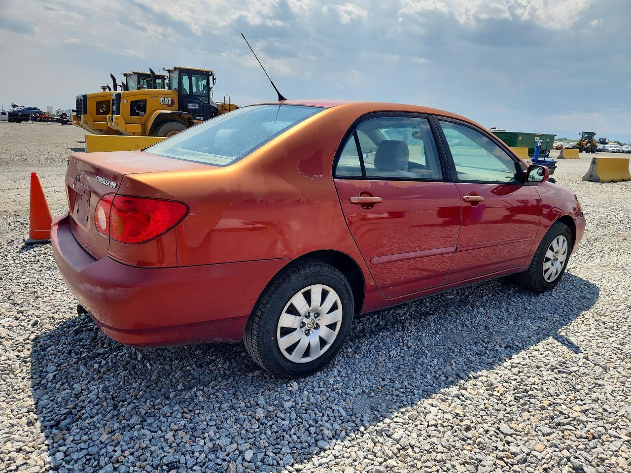 2004 Toyota Corolla Le Red vin: JTDBR32E942036126