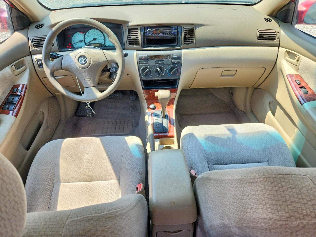 2004 Toyota Corolla Le Red vin: JTDBR32E942036126