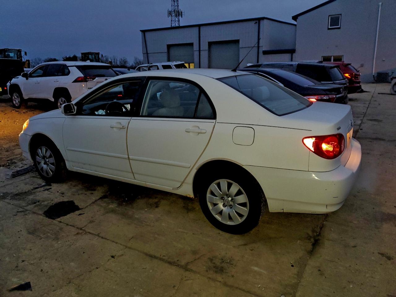 2004 Toyota Corolla Ce White vin: JTDBR32E942040872