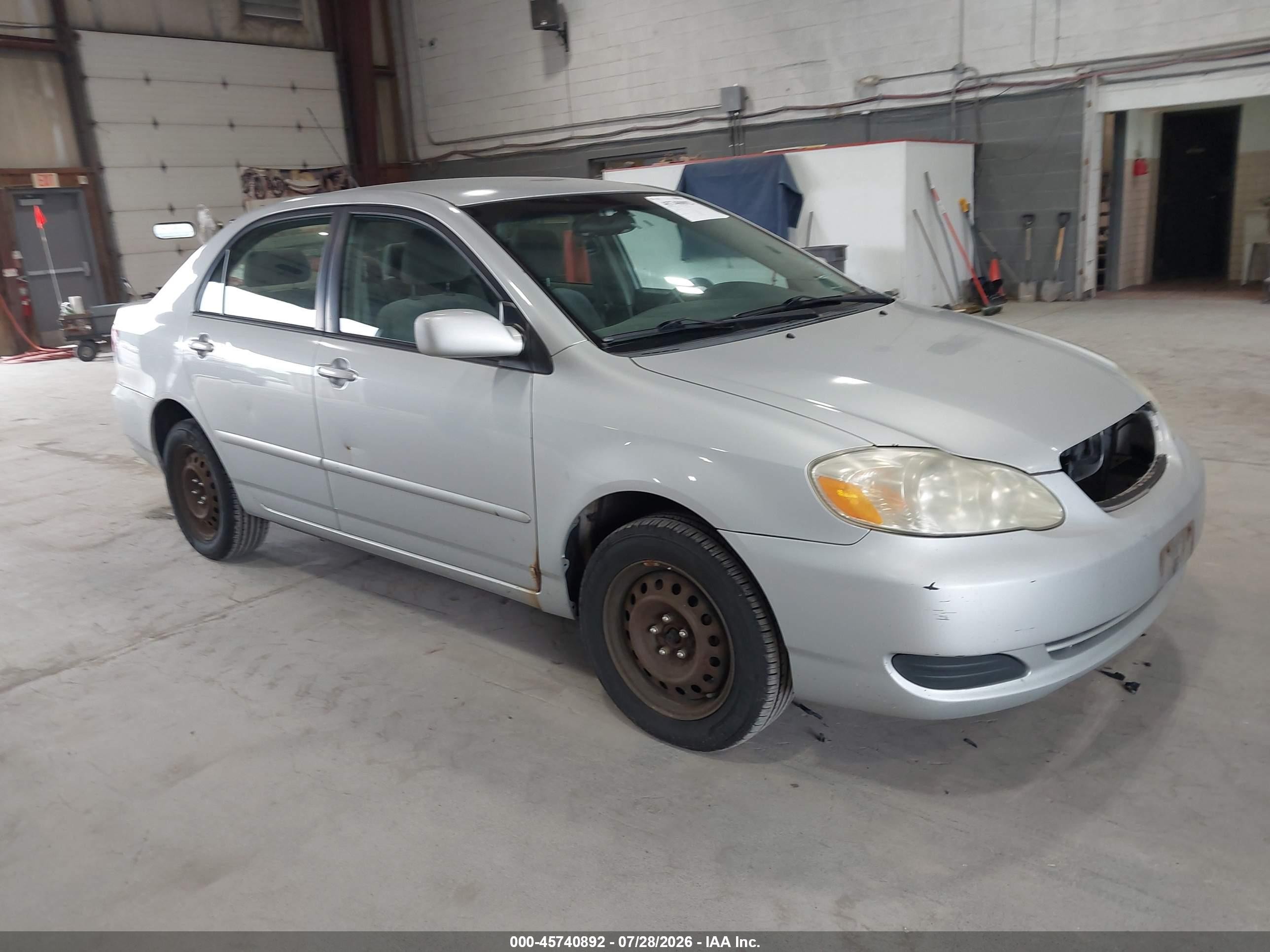 2005 Toyota Corolla Le Silver vin: JTDBR32E952048939