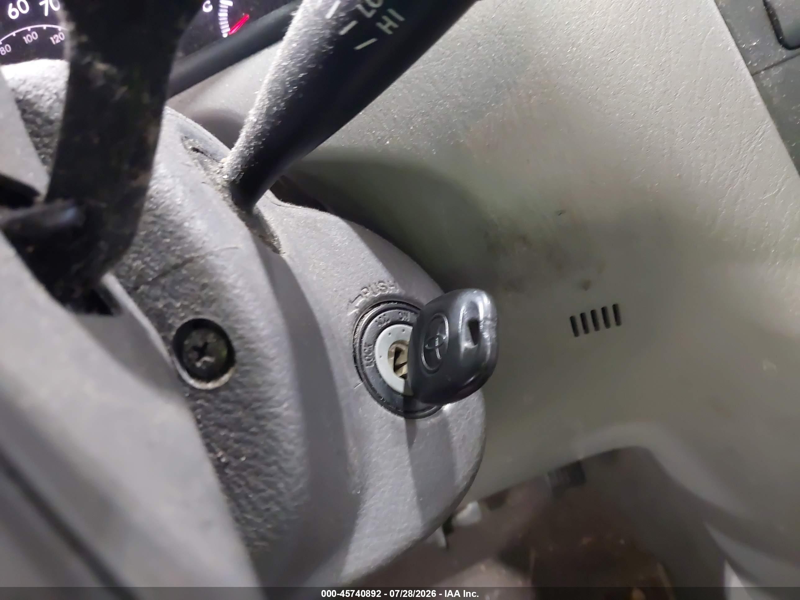2005 Toyota Corolla Le Silver vin: JTDBR32E952048939