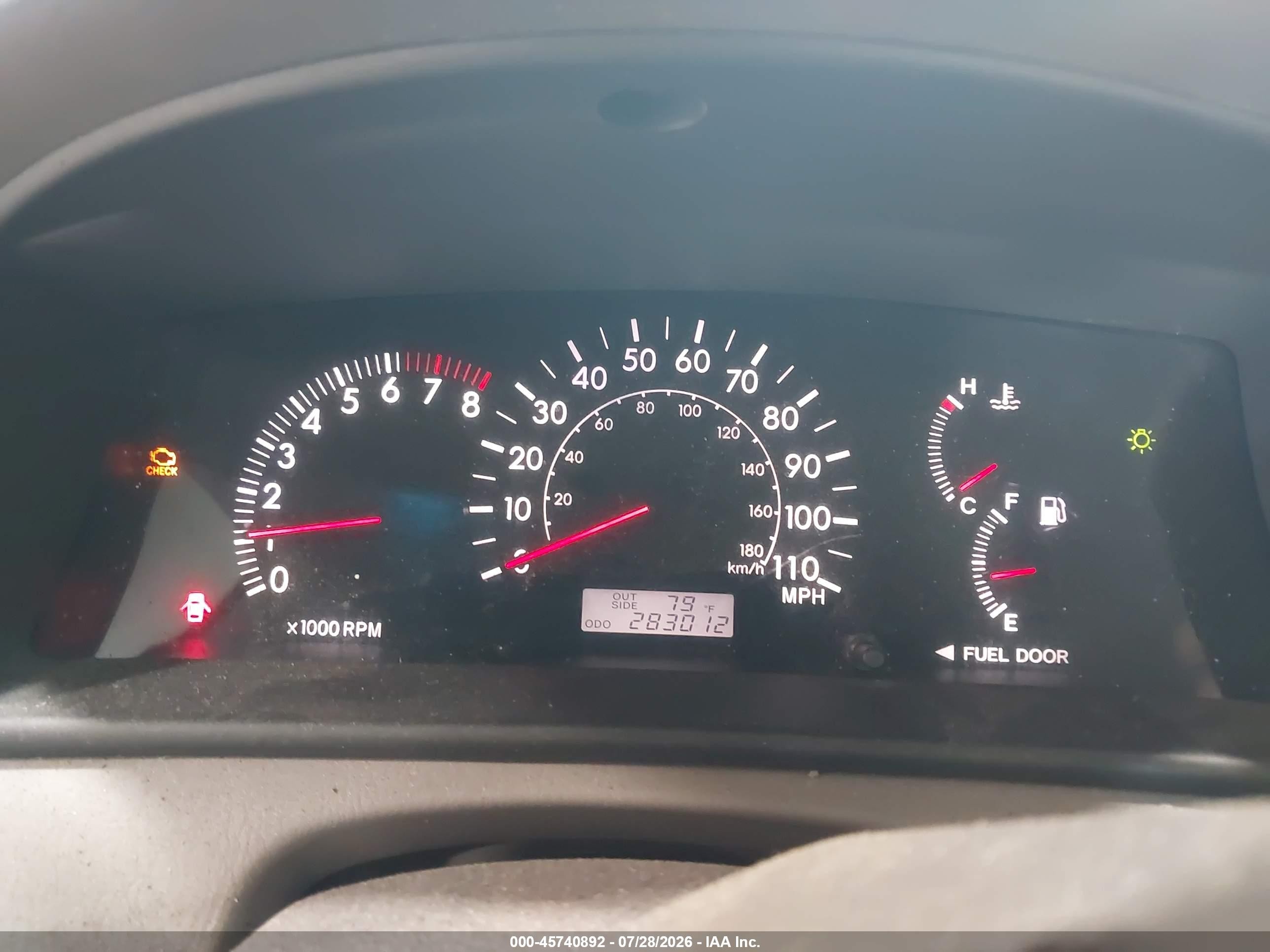 2005 Toyota Corolla Le Silver vin: JTDBR32E952048939