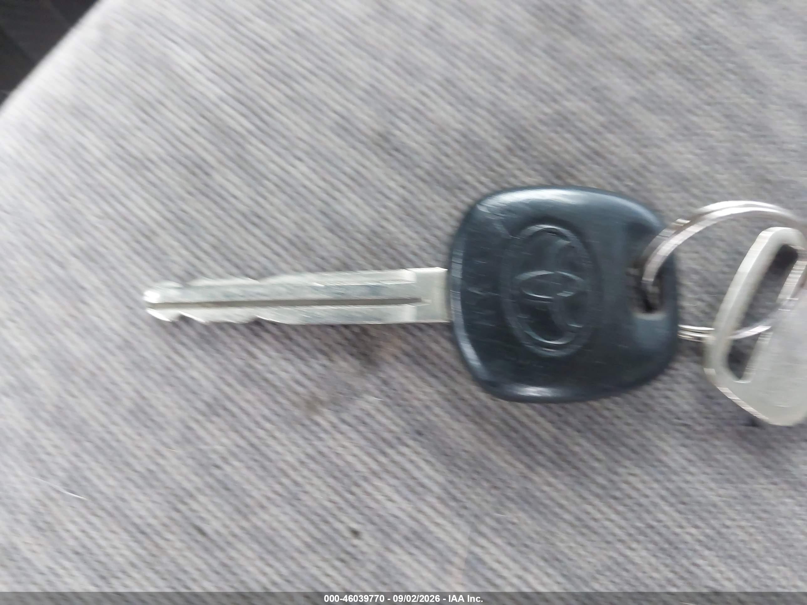2005 Toyota Corolla Le Silver vin: JTDBR32E952056717