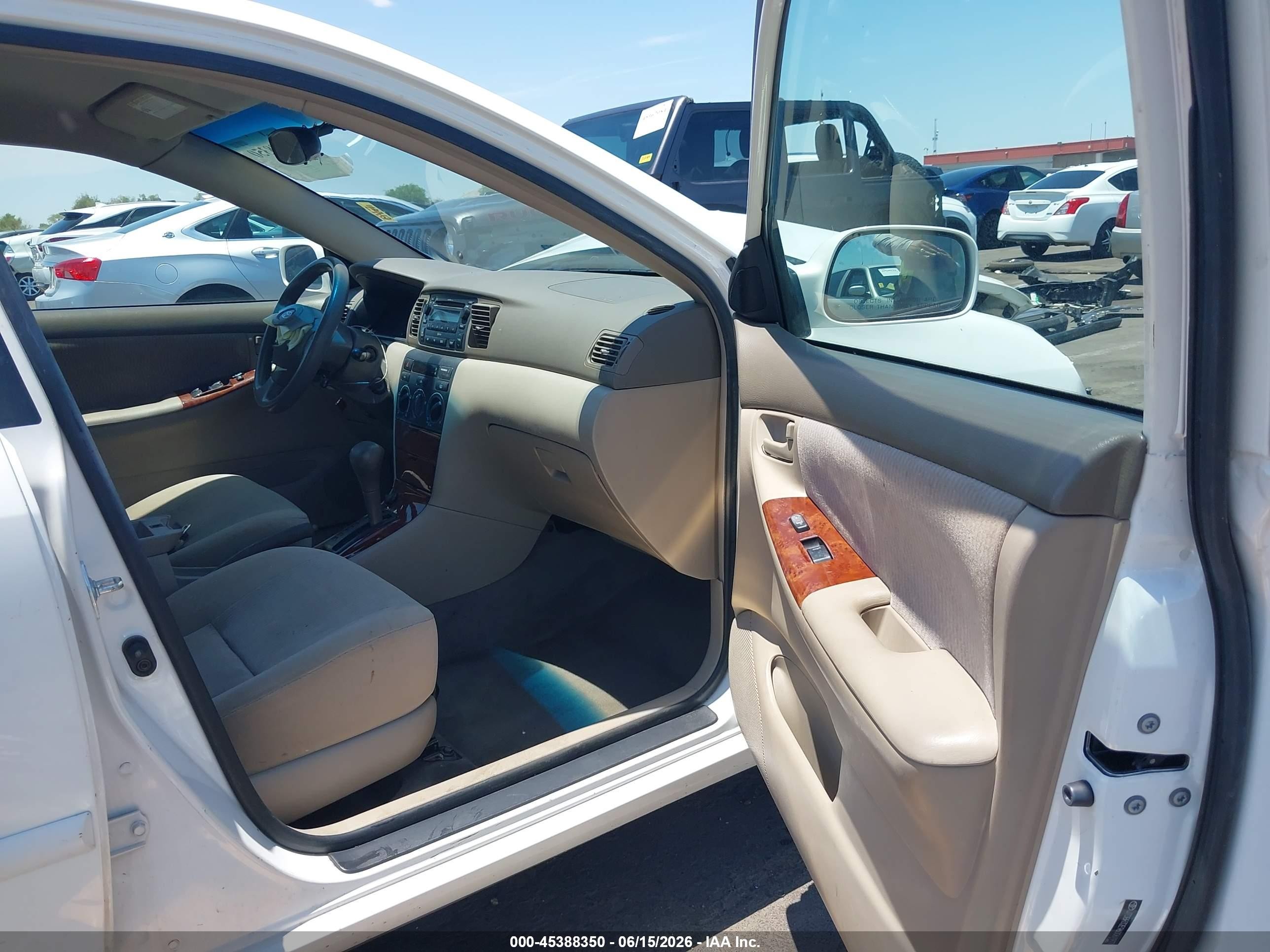 2006 Toyota Corolla Le White vin: JTDBR32E960061977