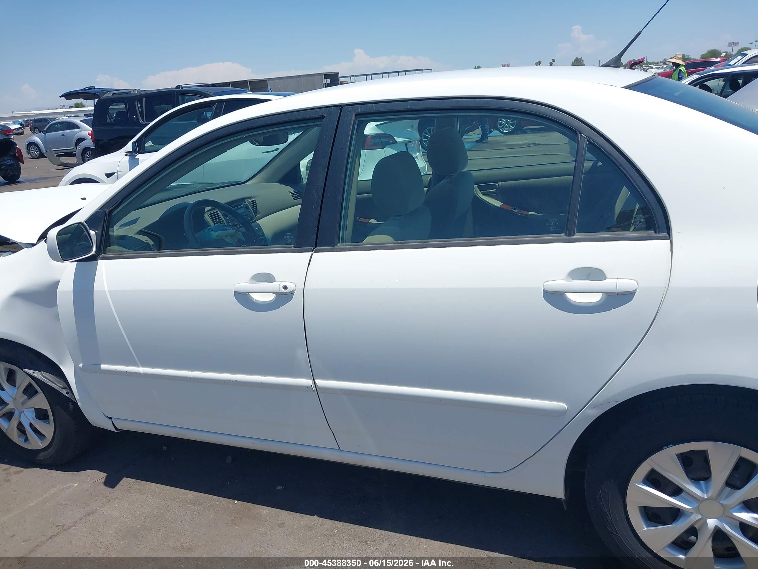2006 Toyota Corolla Le White vin: JTDBR32E960061977